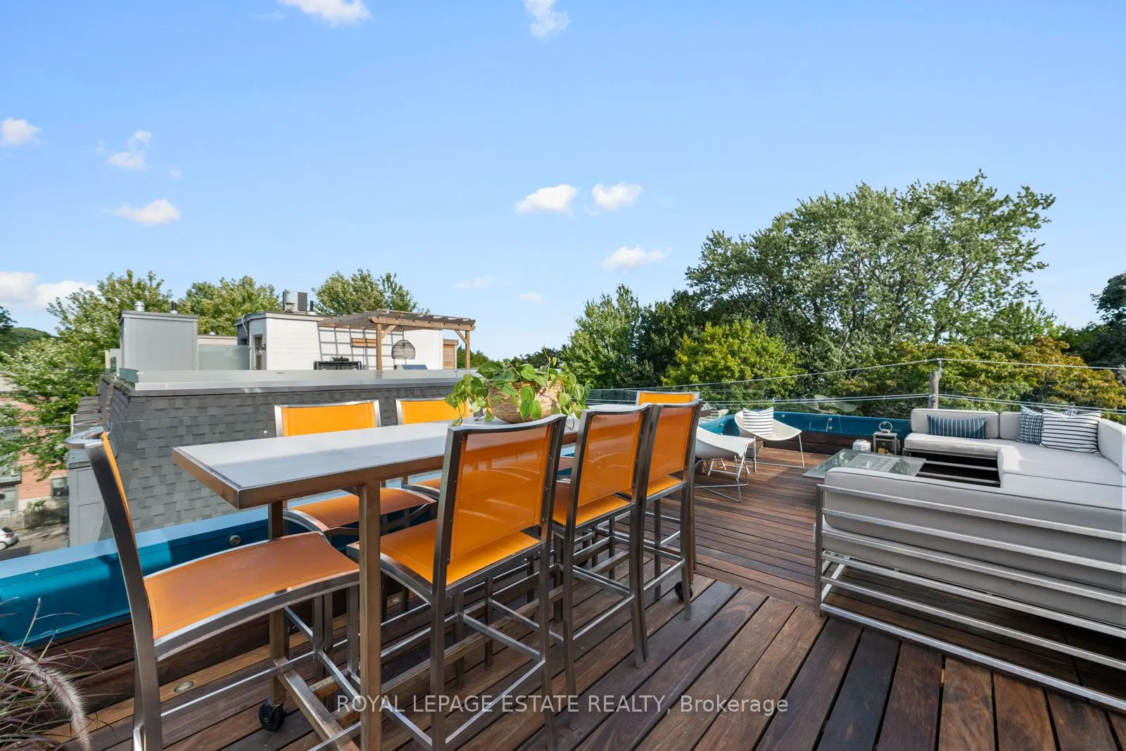 62 Hubbard Boulevard