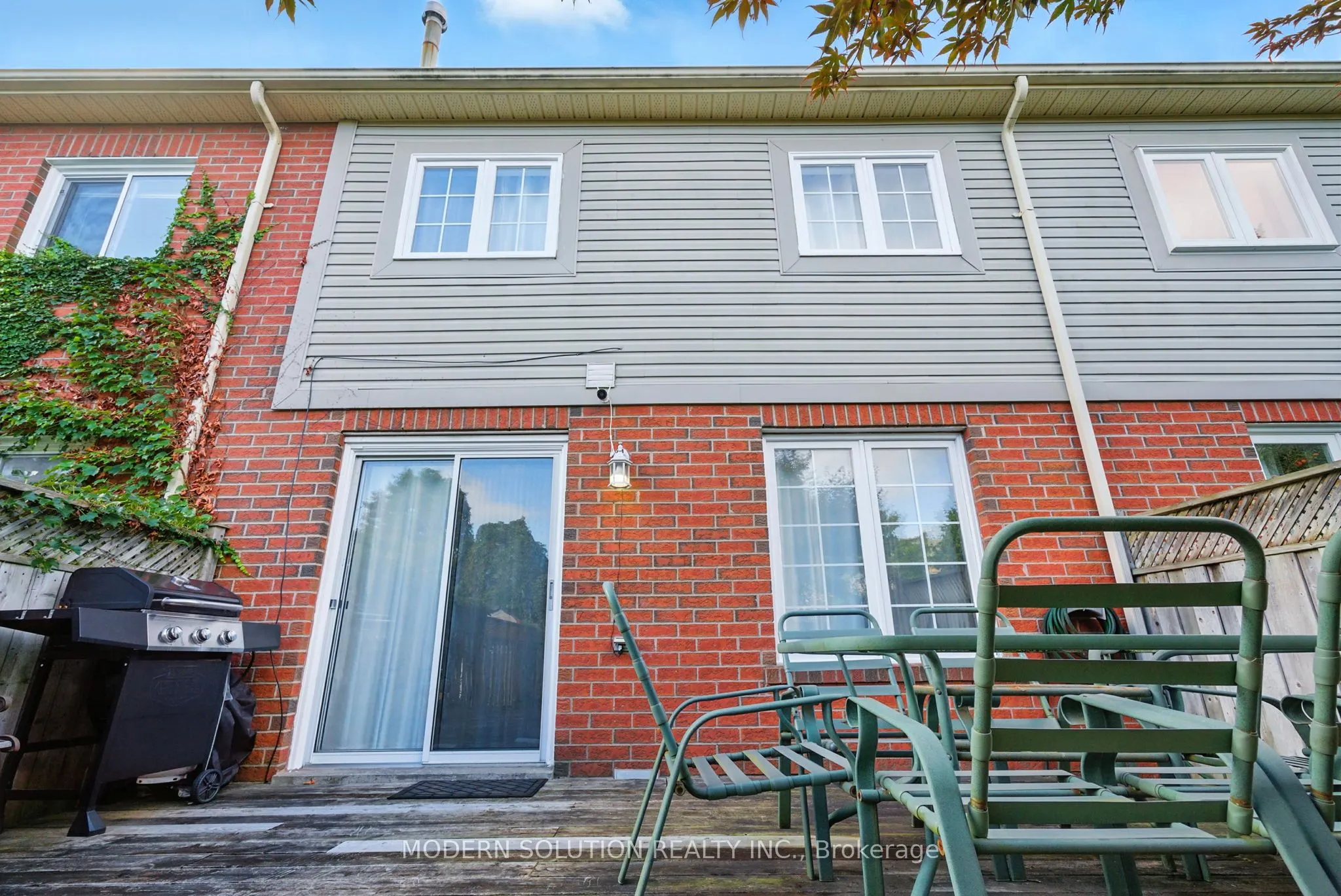 99 Creekwood Crescent