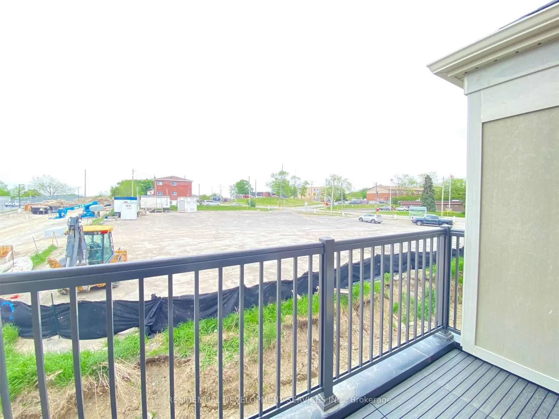 465 Beresford Path, #8
