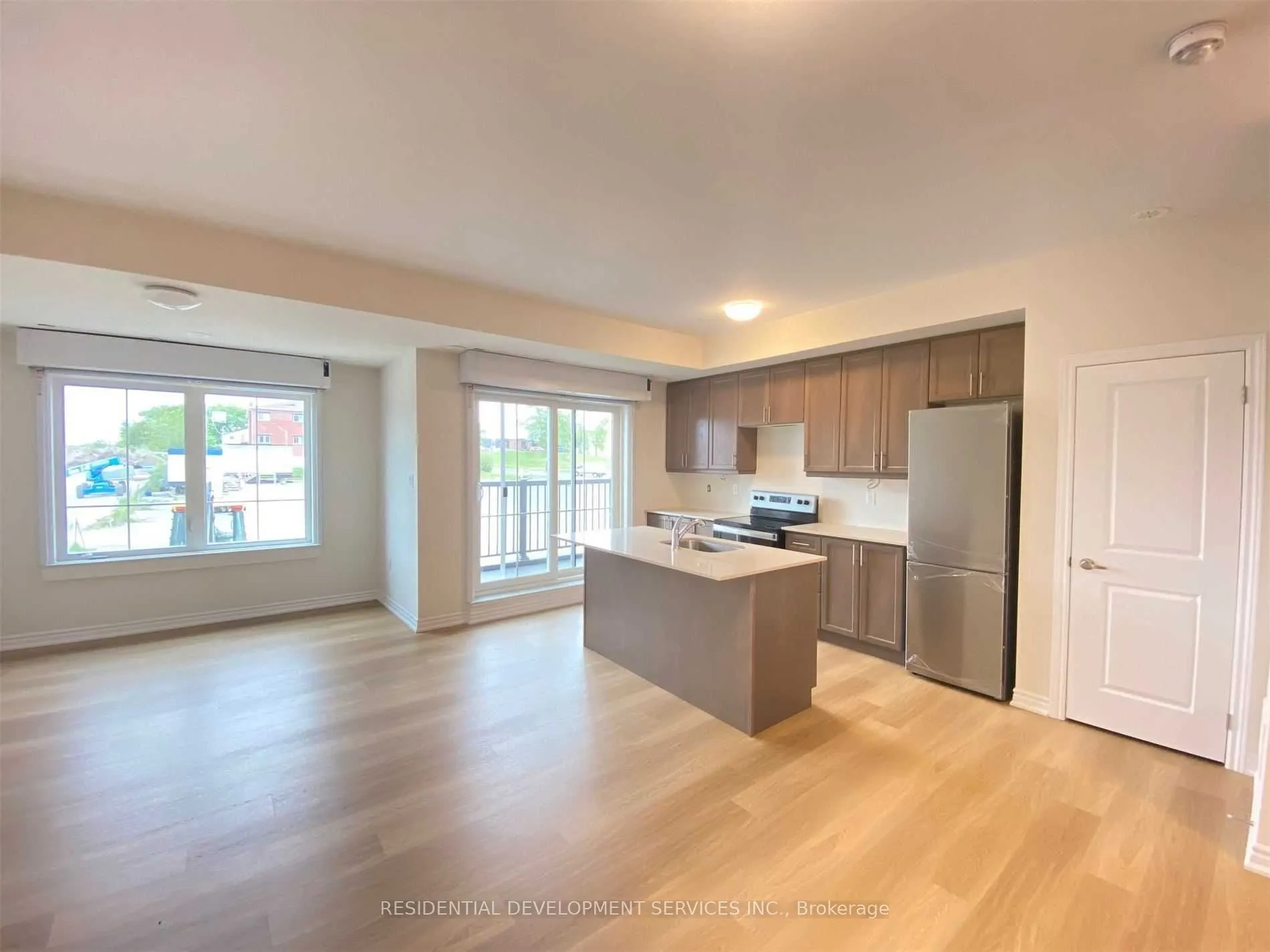 465 Beresford Path, #8