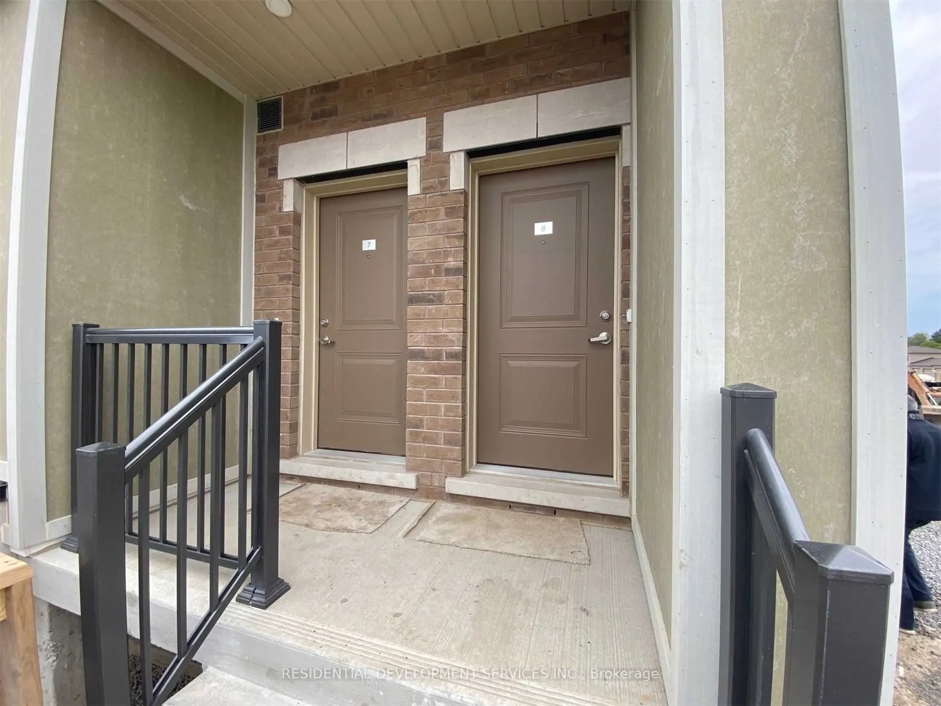 465 Beresford Path, #8
