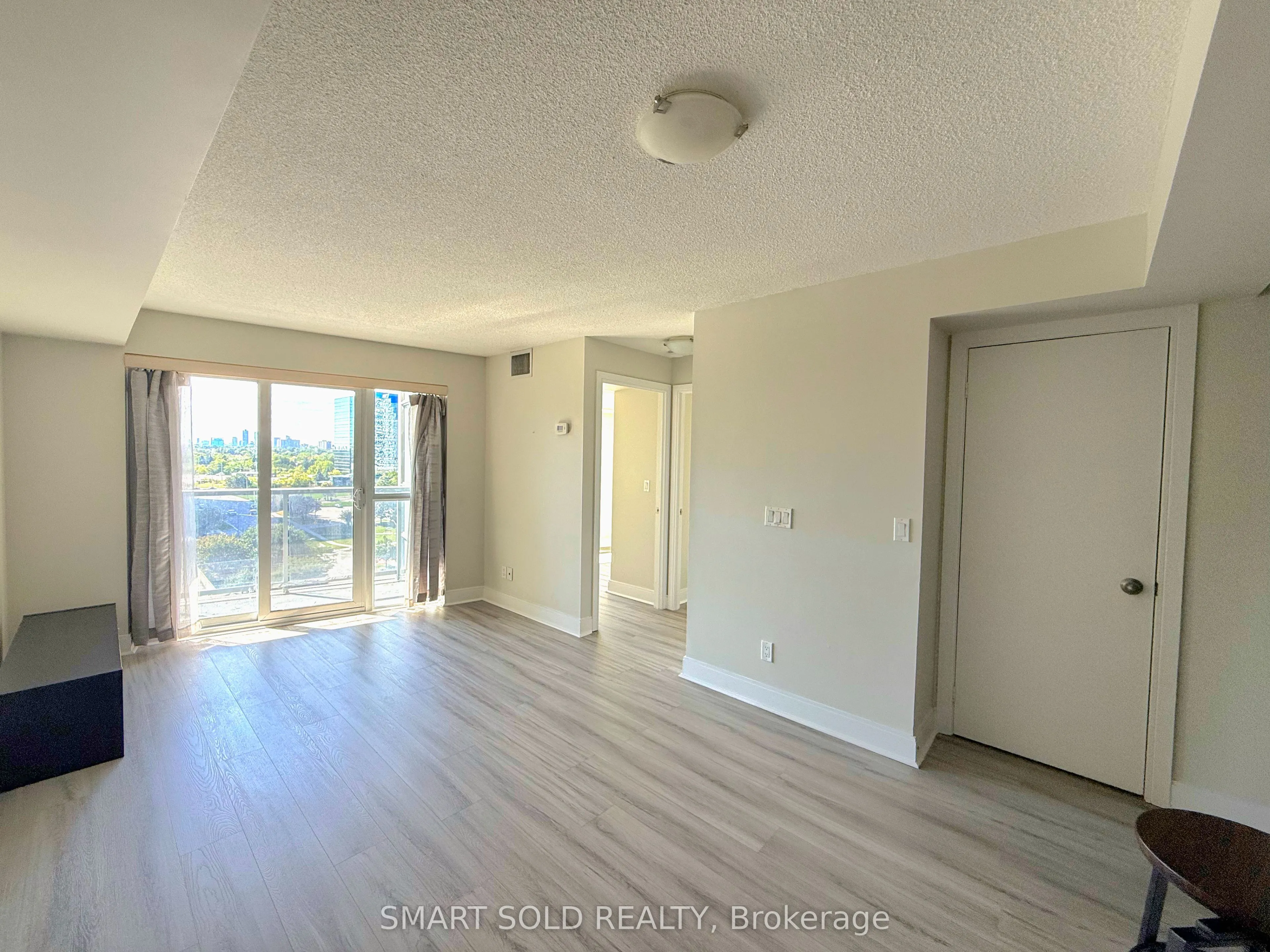 135 Village Green Square, #922