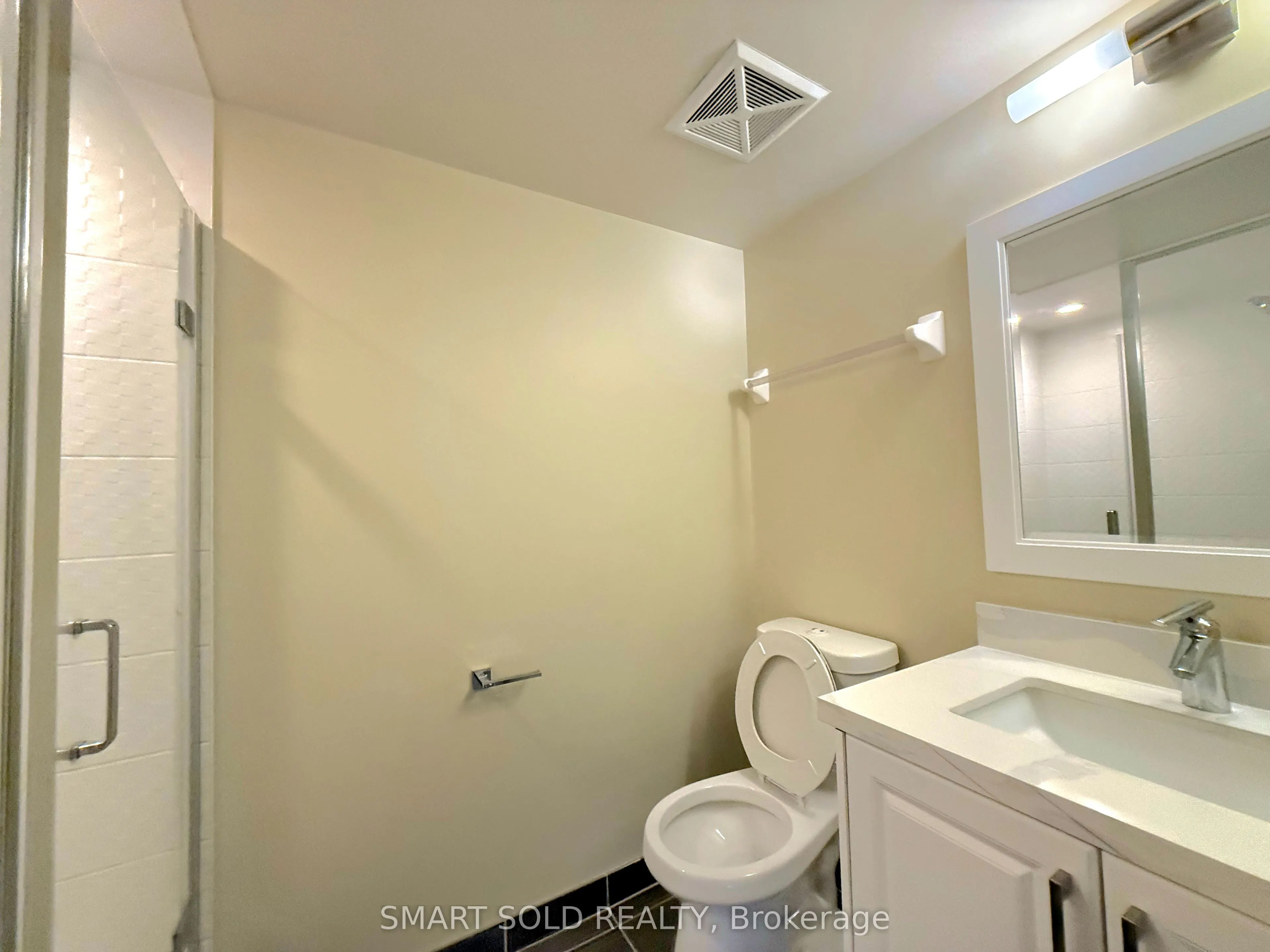 135 Village Green Square, #922