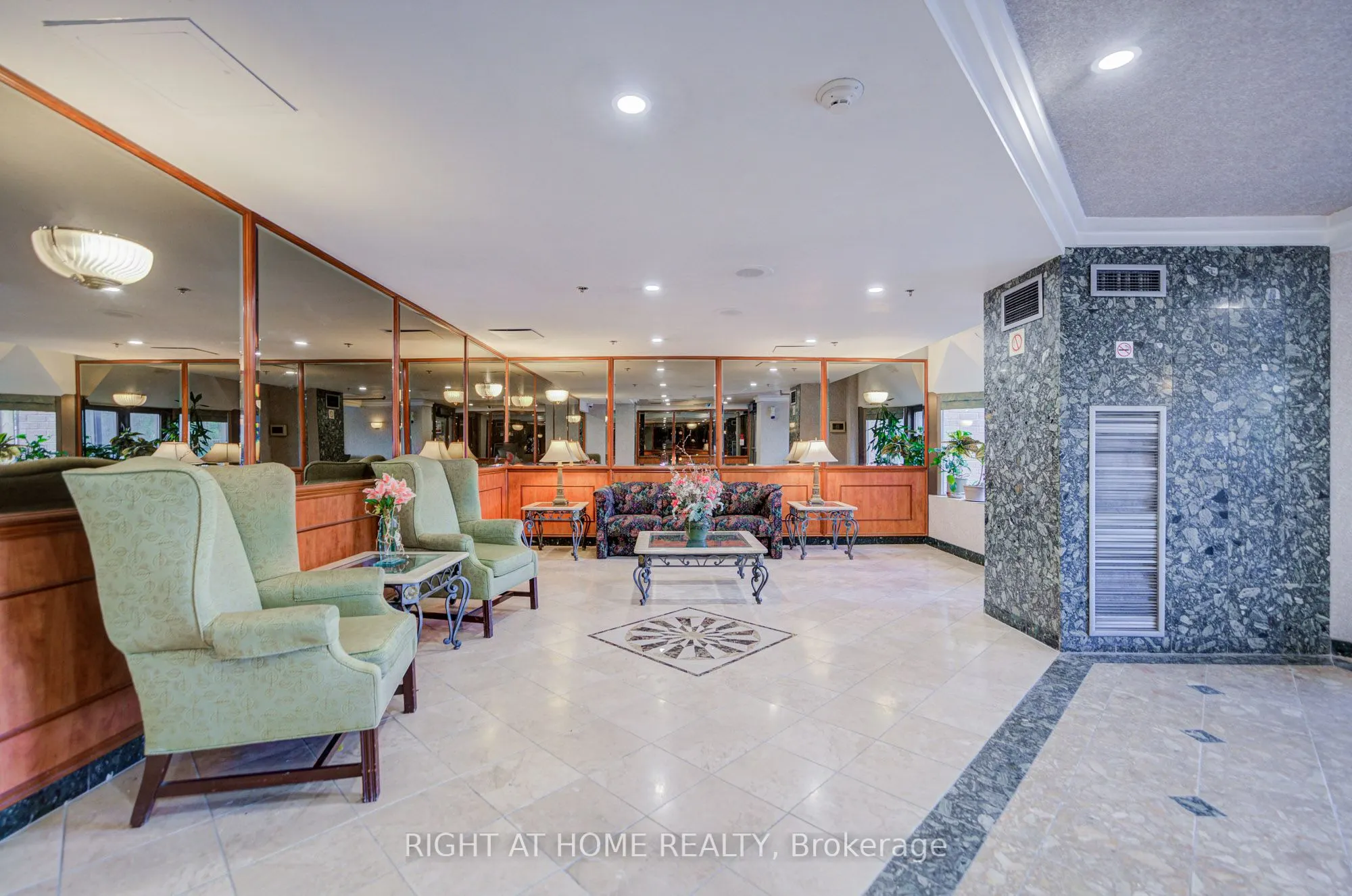 88 Alton Towers Circle, #1501