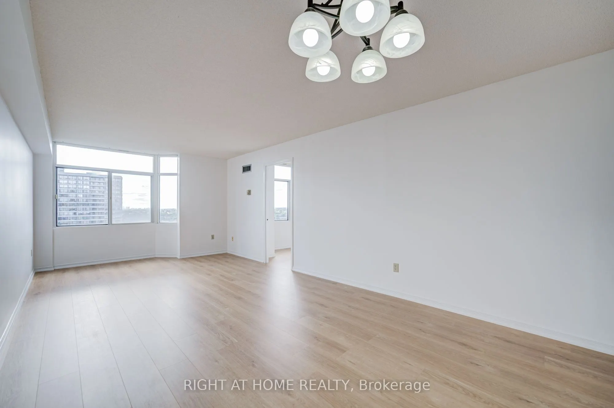 88 Alton Towers Circle, #1501