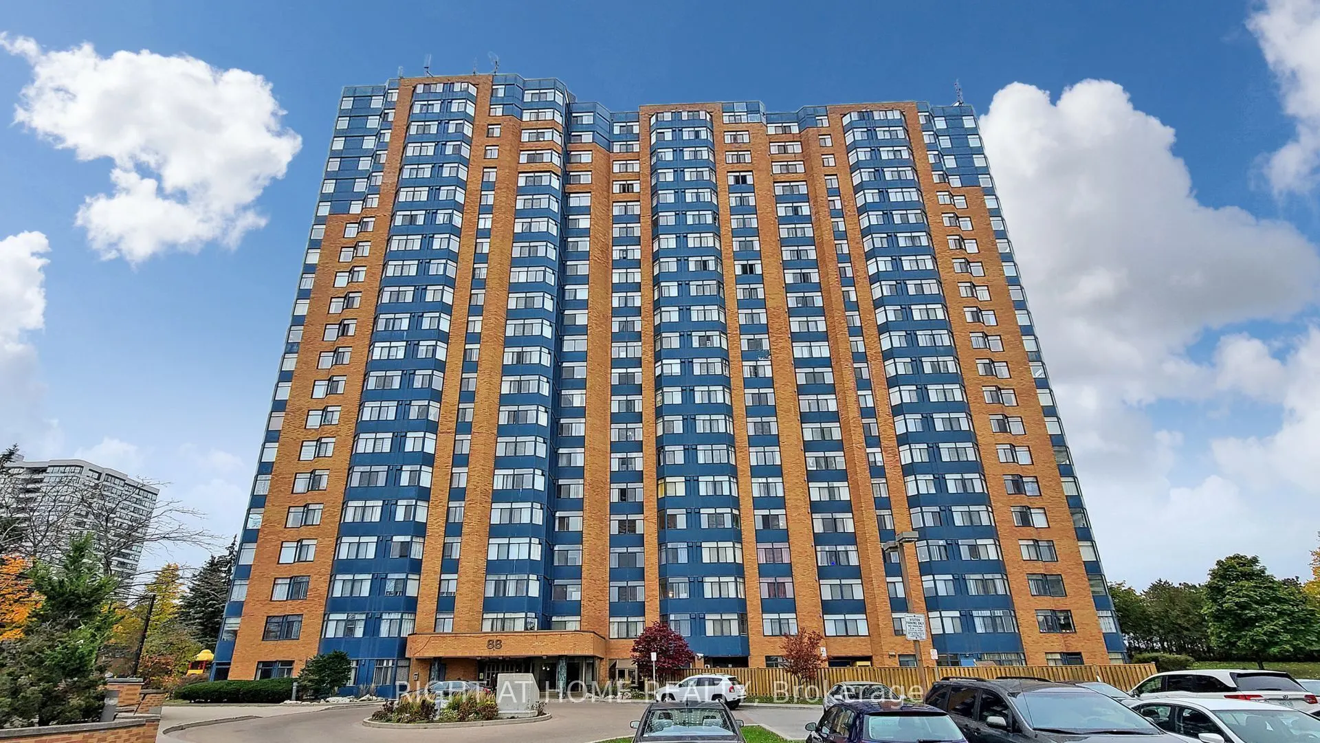 88 Alton Towers Circle, #1501