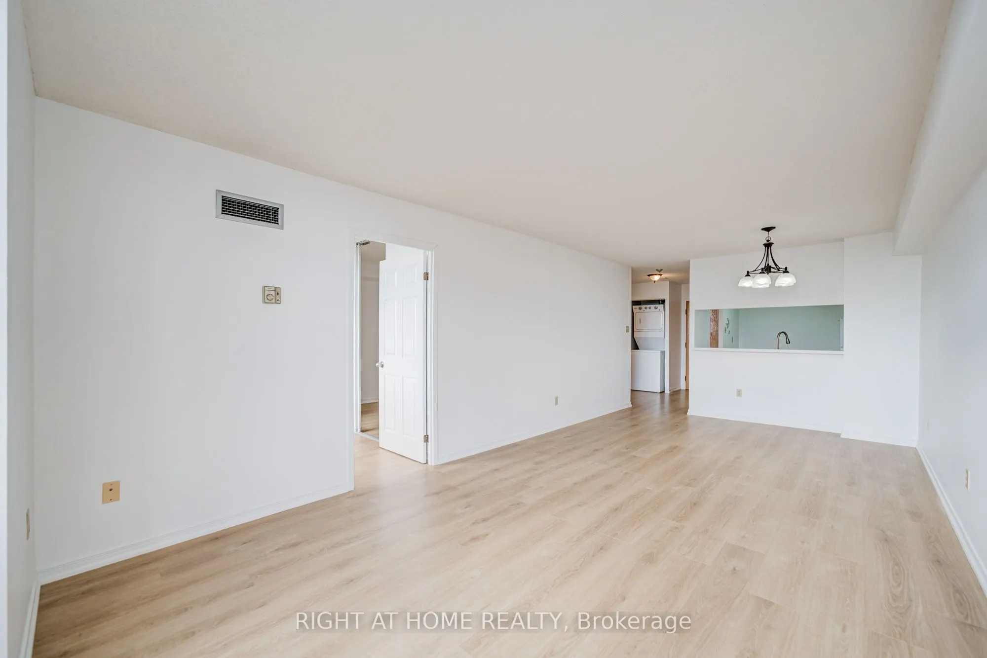 88 Alton Towers Circle, #1501