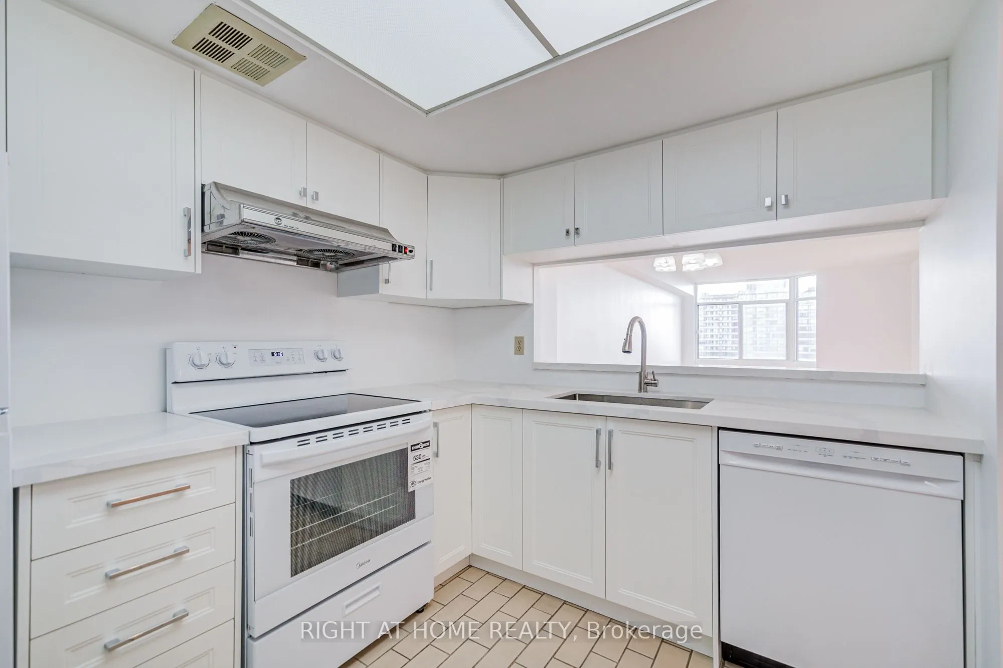 88 Alton Towers Circle, #1501