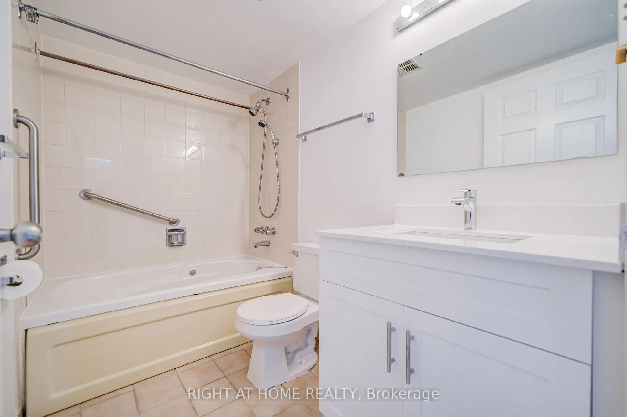 88 Alton Towers Circle, #1501