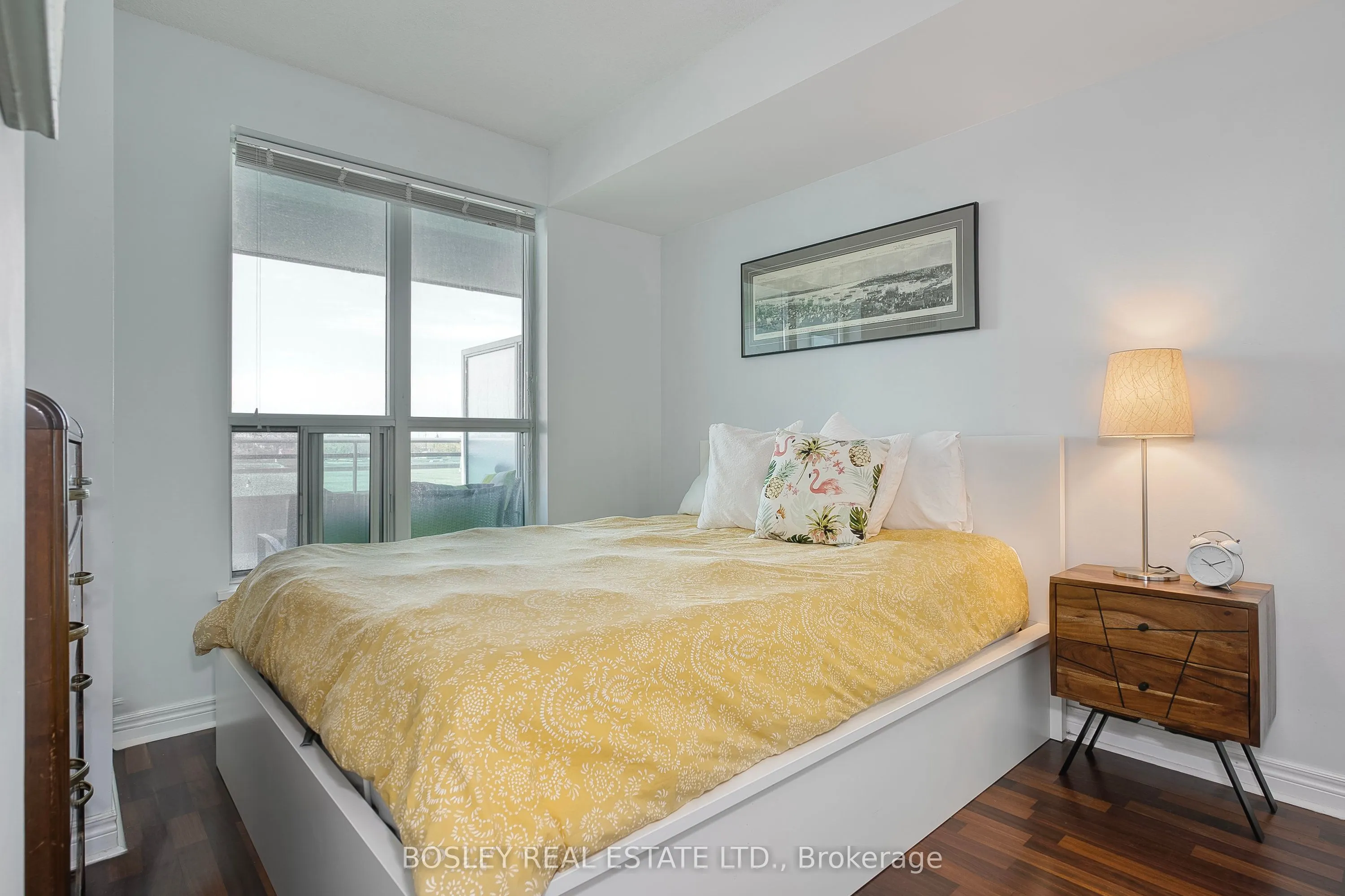 60 Fairfax Crescent, #326