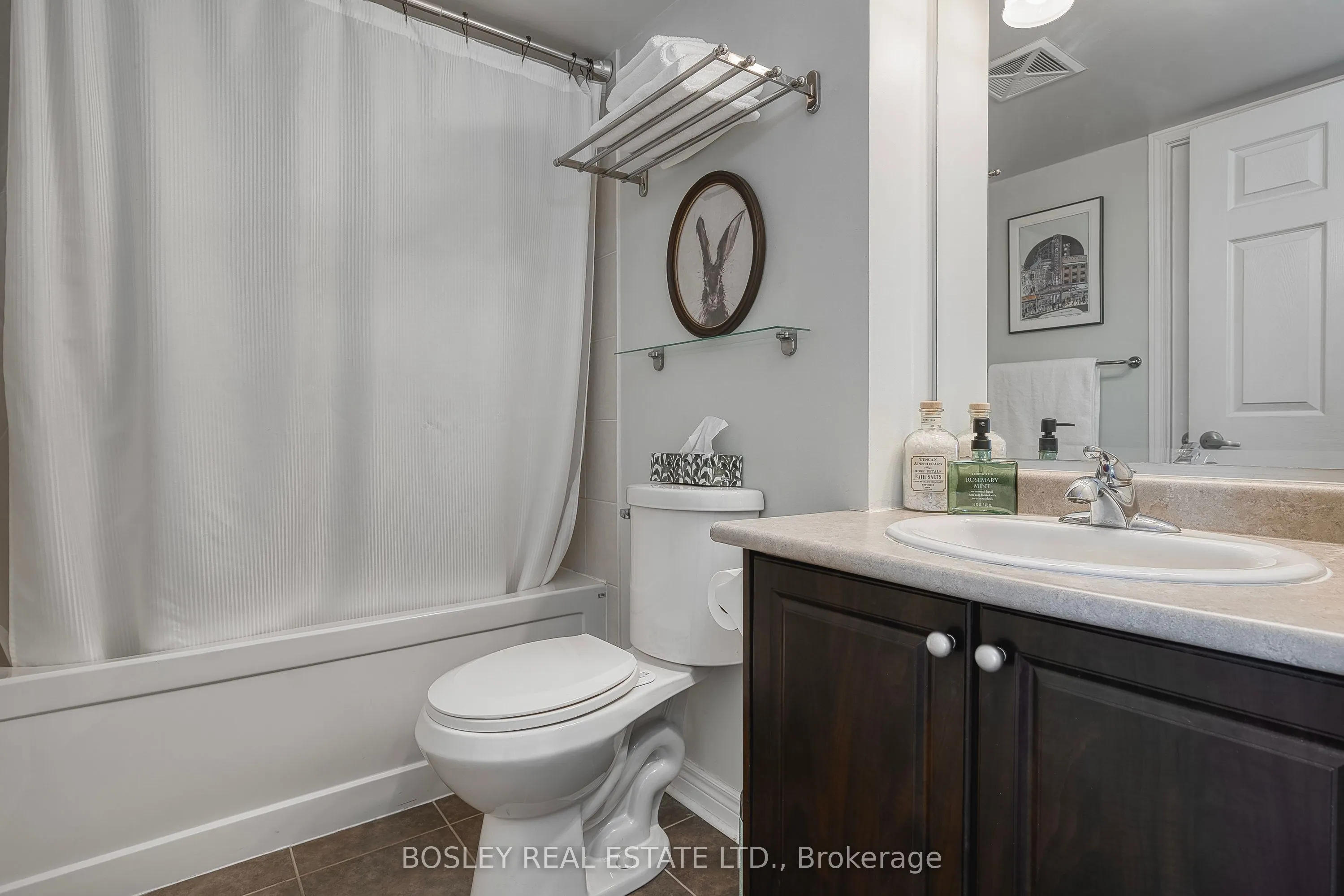 60 Fairfax Crescent, #326