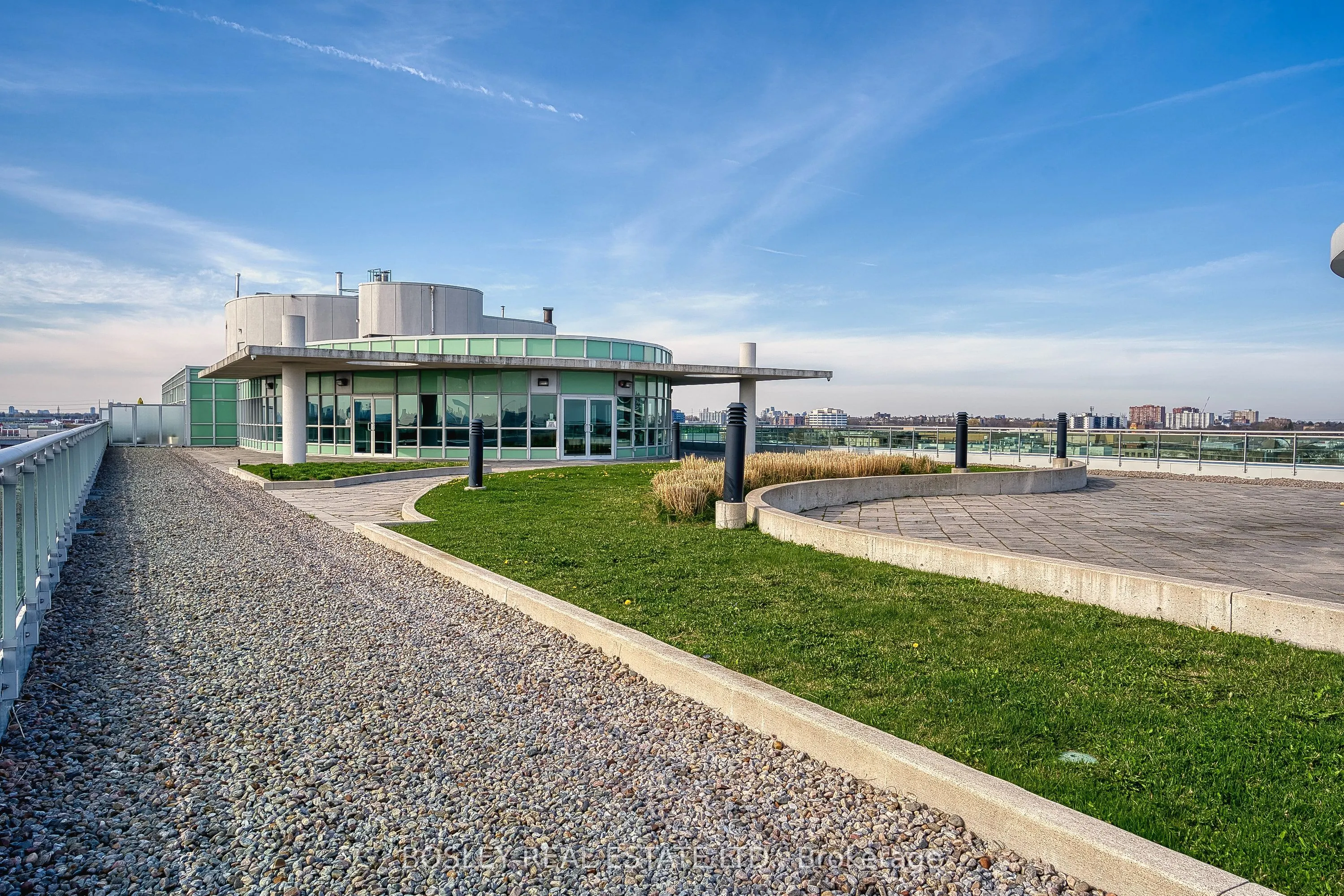 60 Fairfax Crescent, #326