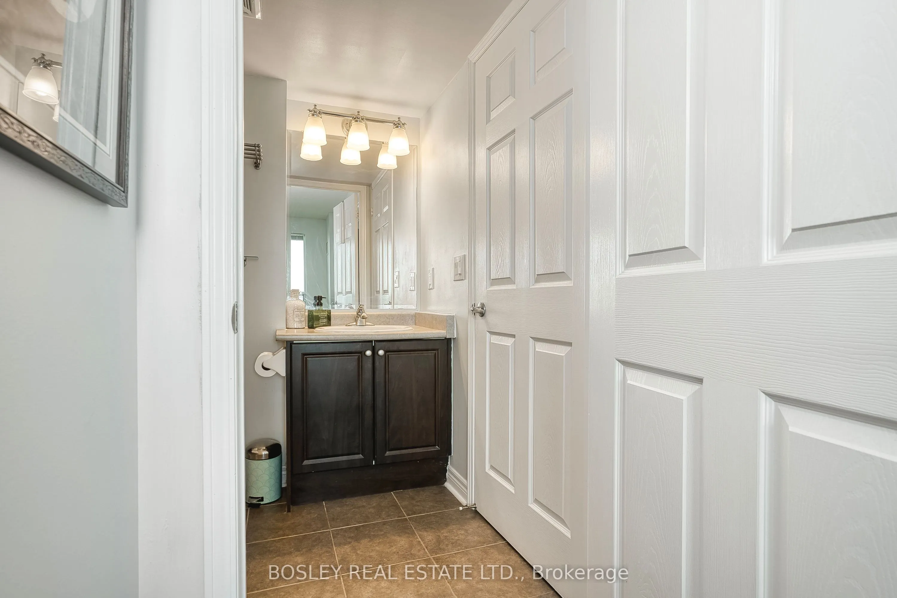 60 Fairfax Crescent, #326