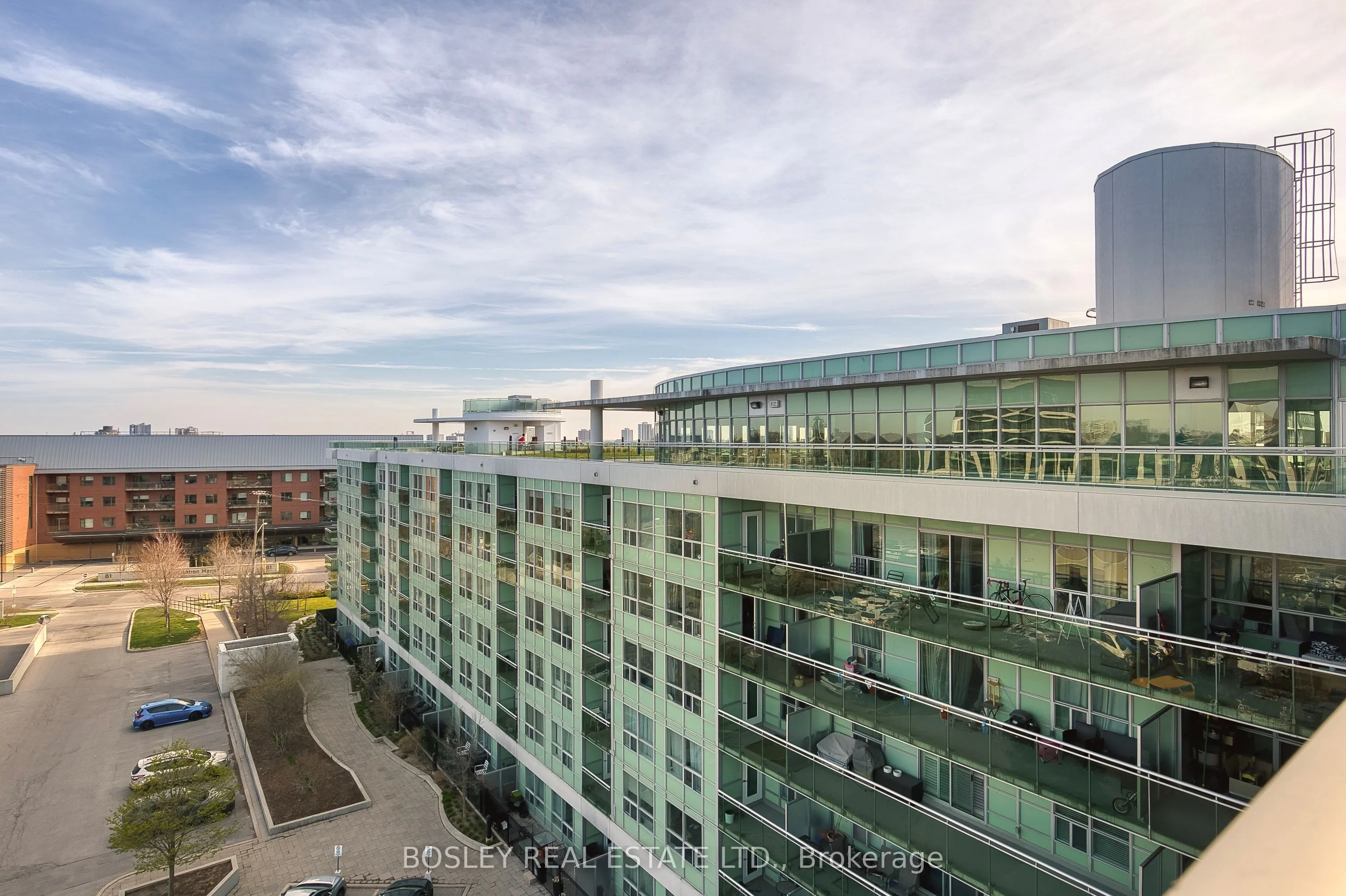 60 Fairfax Crescent, #326