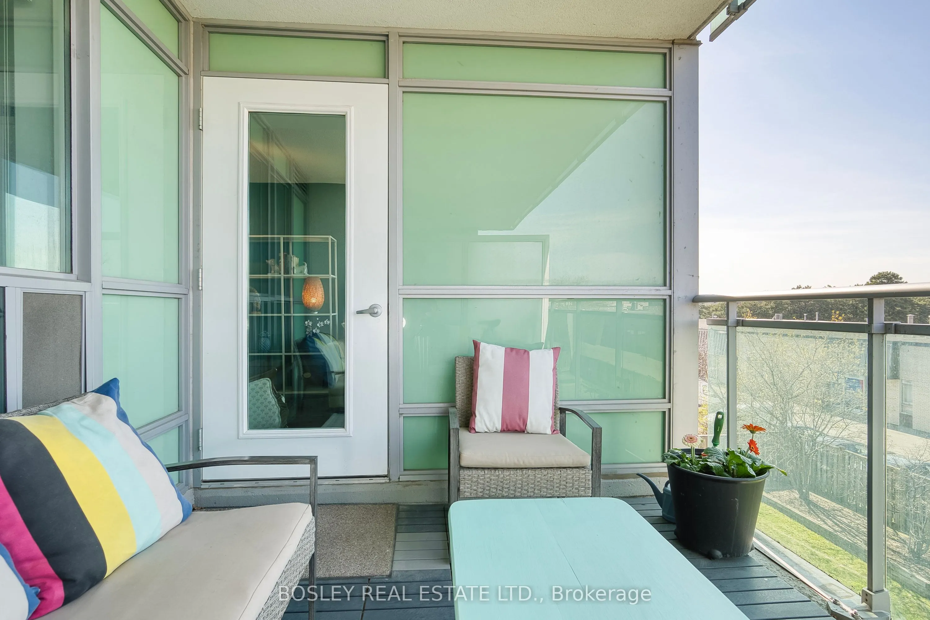 60 Fairfax Crescent, #326