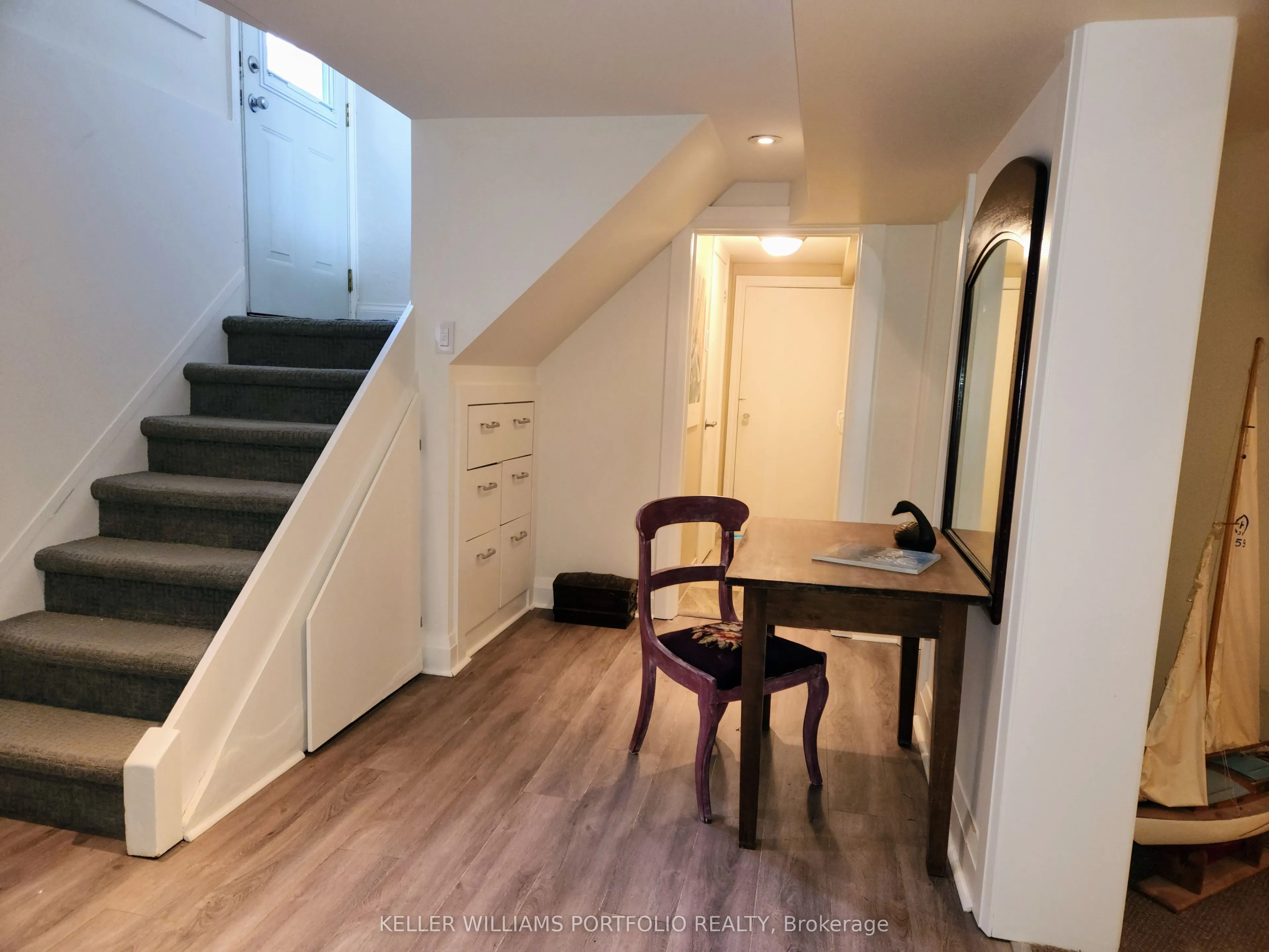 27 Wood Glen Road