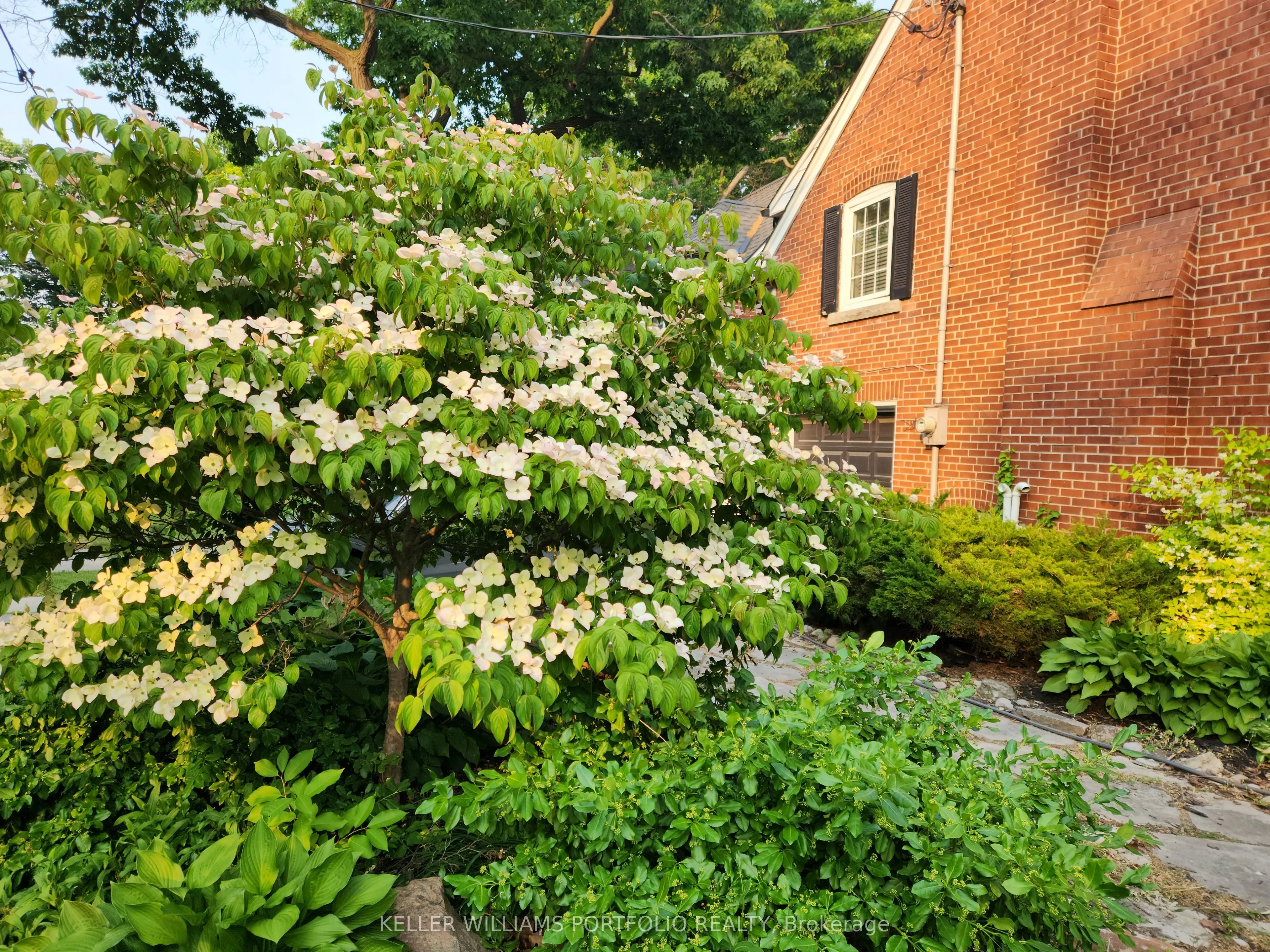 27 Wood Glen Road