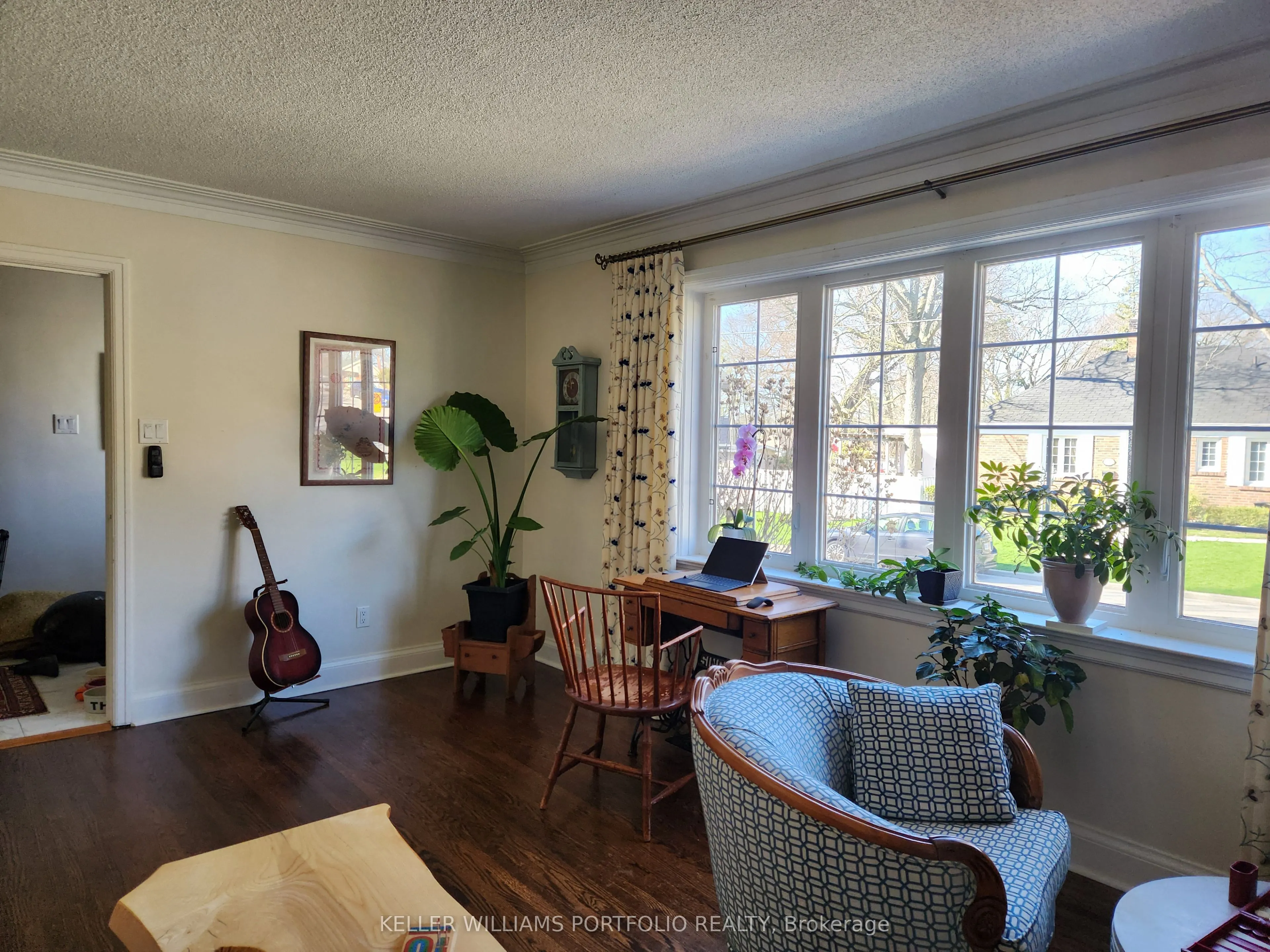 27 Wood Glen Road