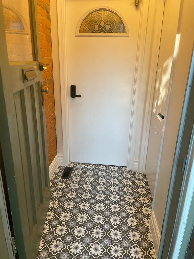 142 Parkmount Road, #Upper