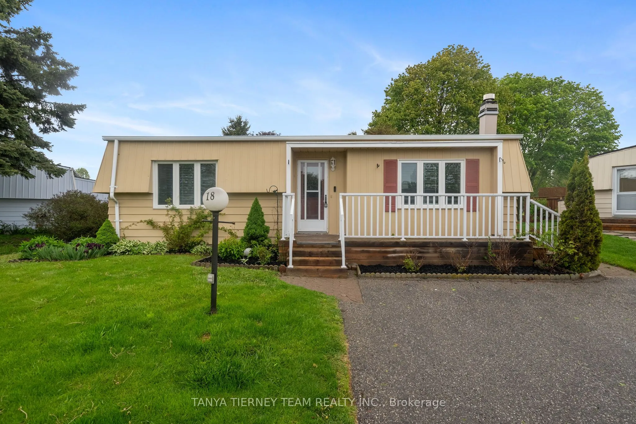 18 The Cove Road