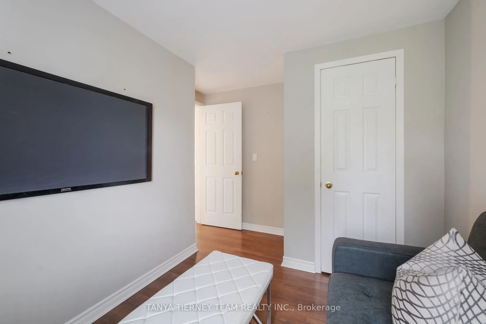 18 The Cove Road