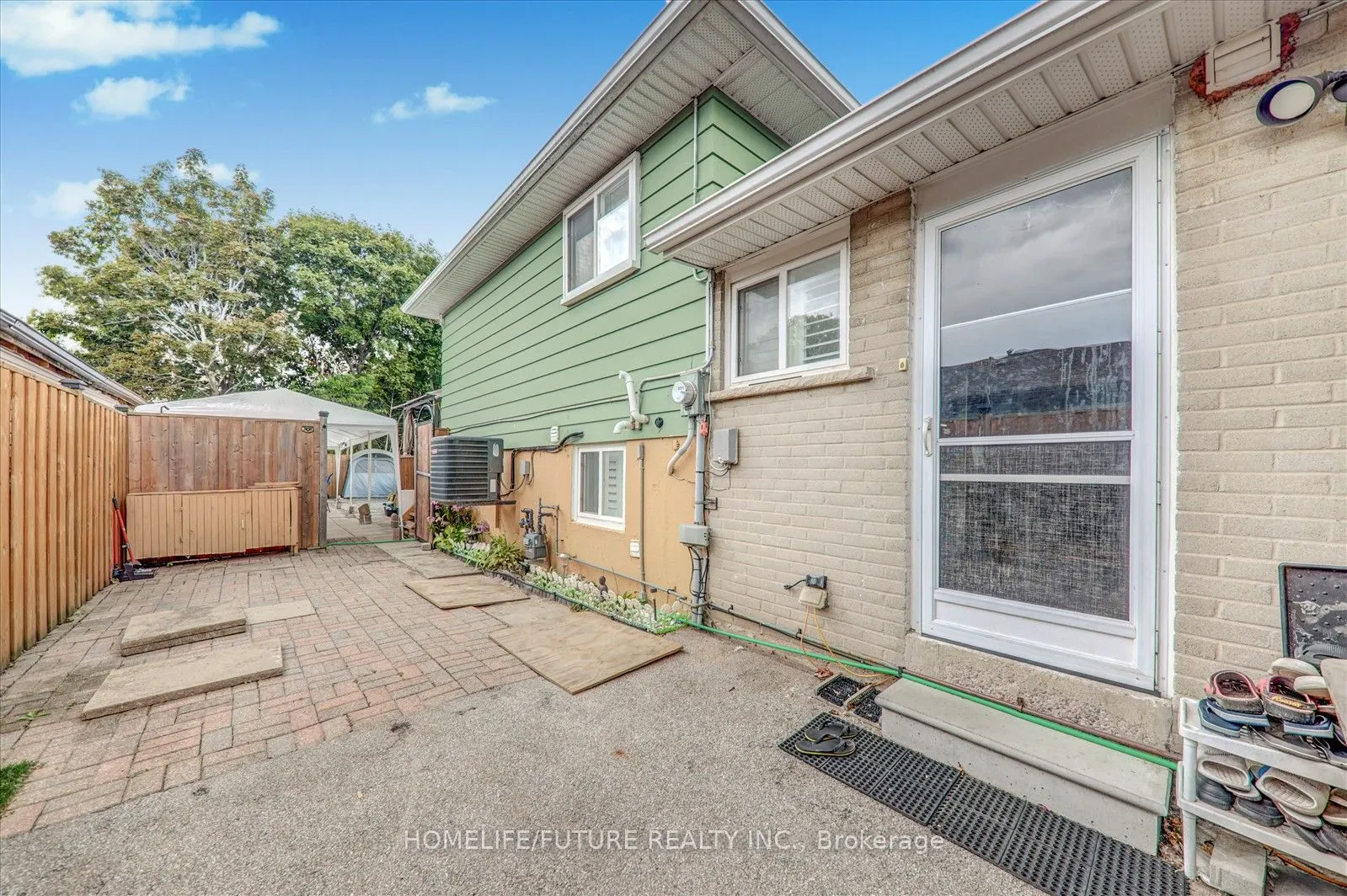 18 Hutcherson Square