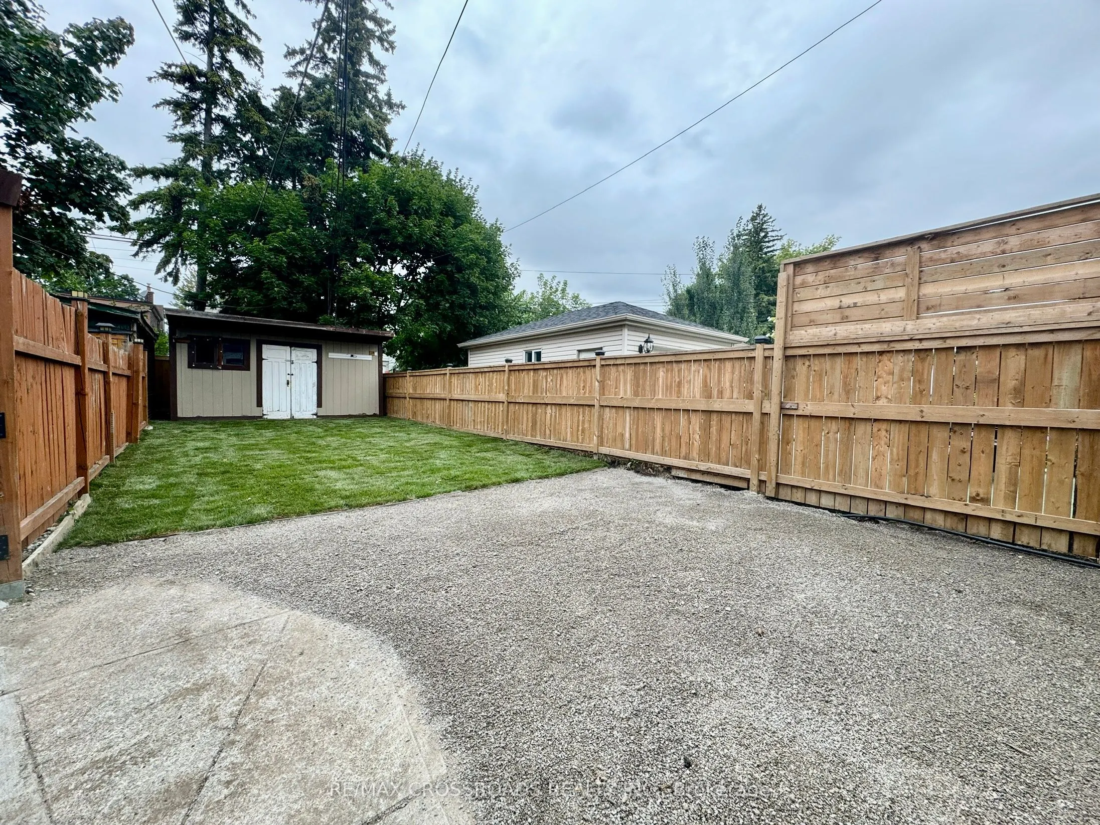 548 Glebeholme Boulevard
