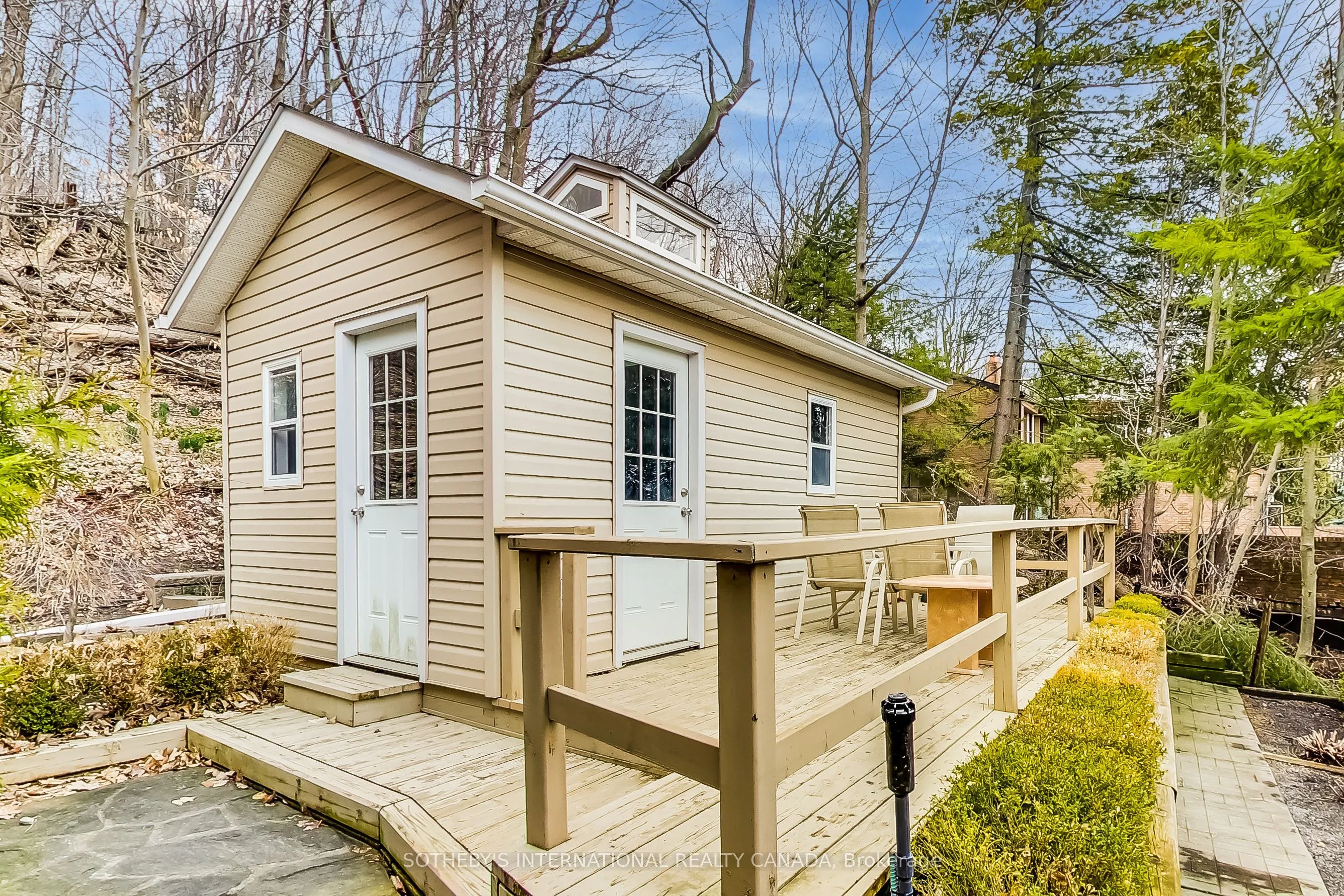 41 Meadowcliffe Drive