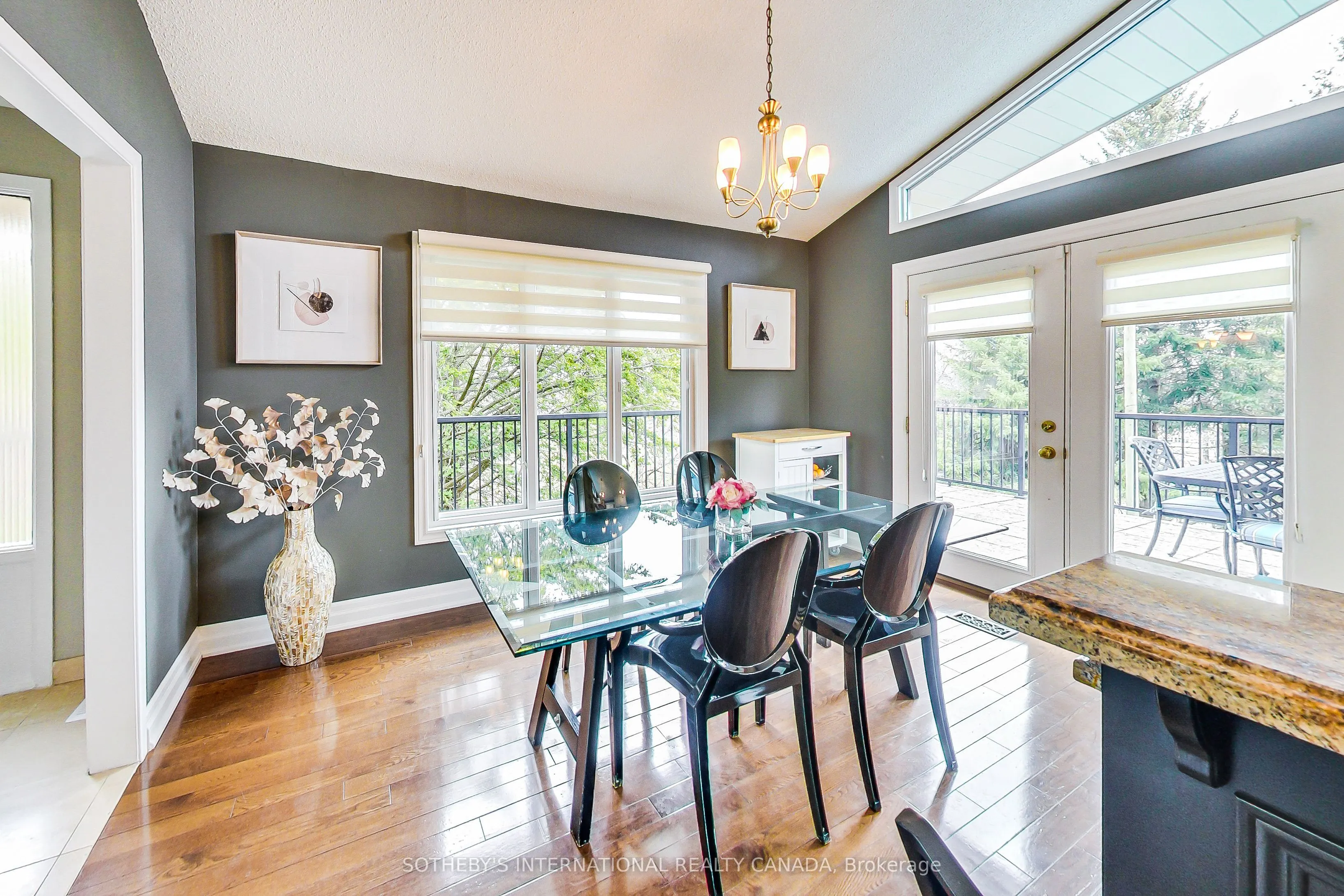 41 Meadowcliffe Drive