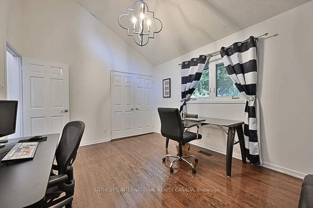 41 Meadowcliffe Drive