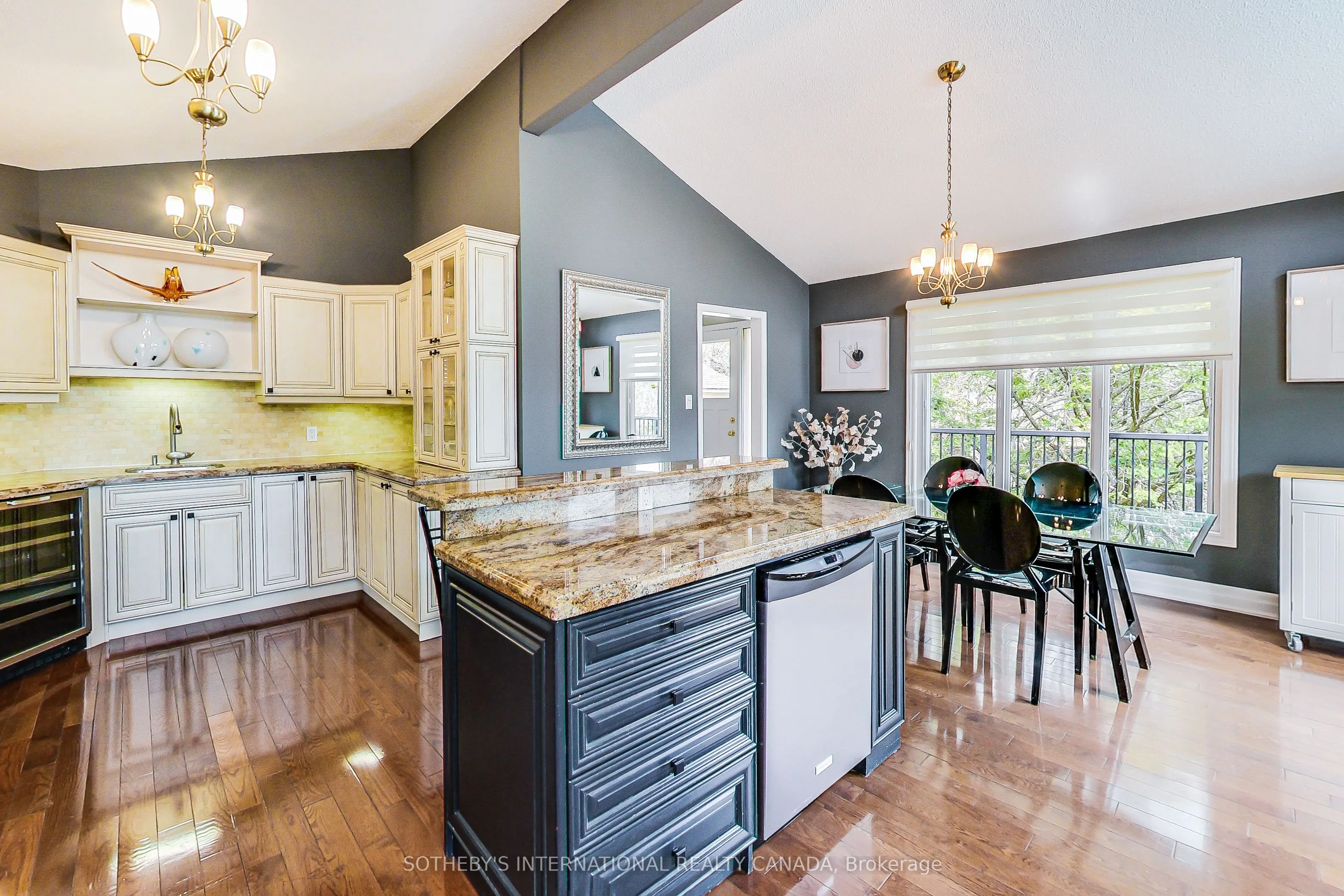 41 Meadowcliffe Drive