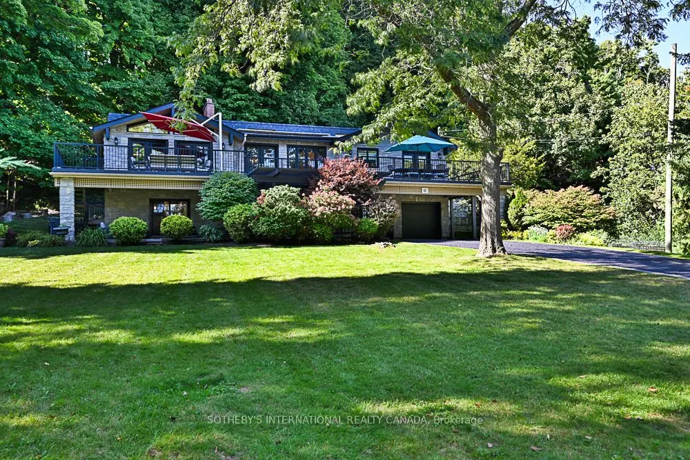41 Meadowcliffe Drive
