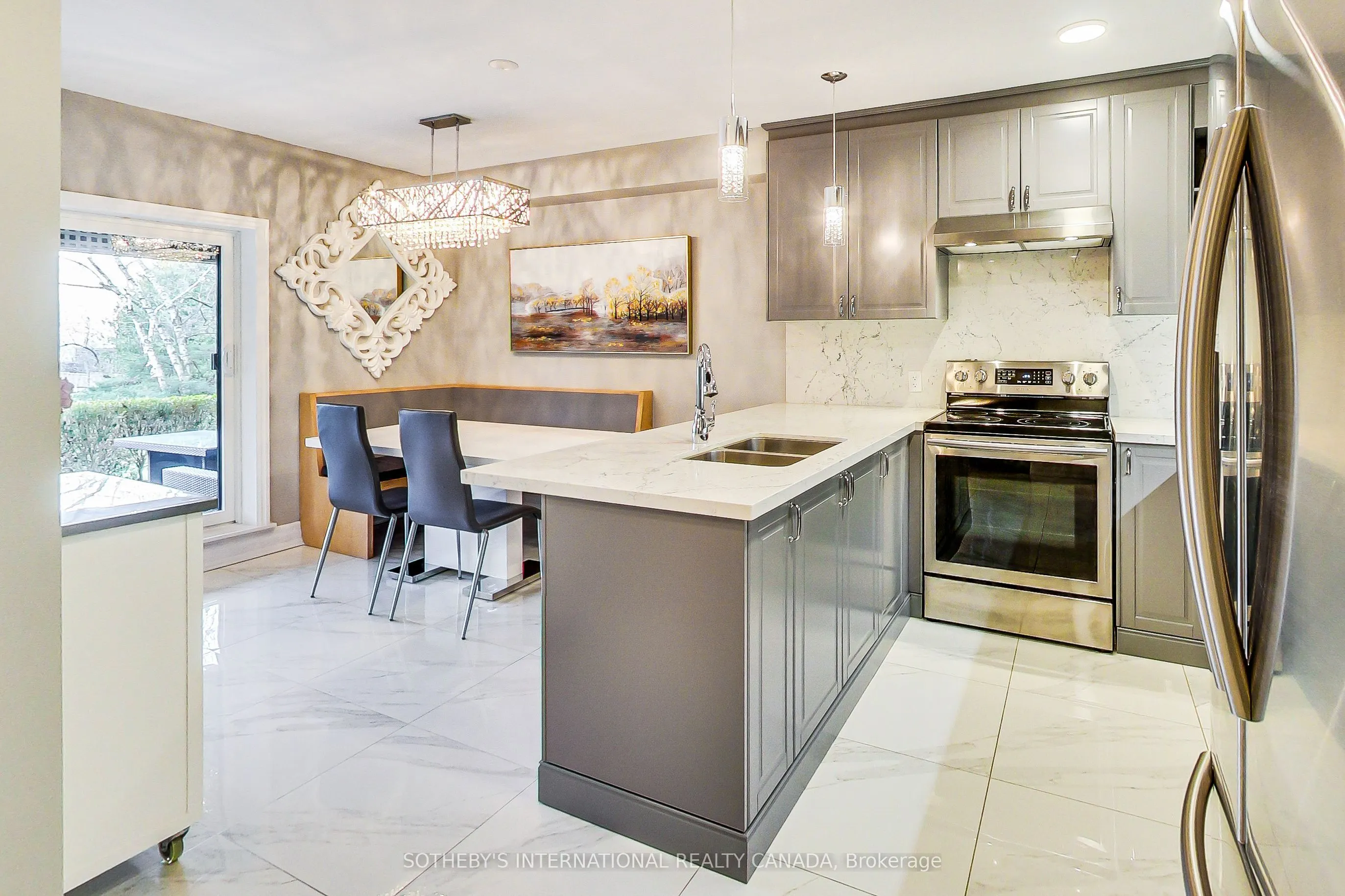 41 Meadowcliffe Drive