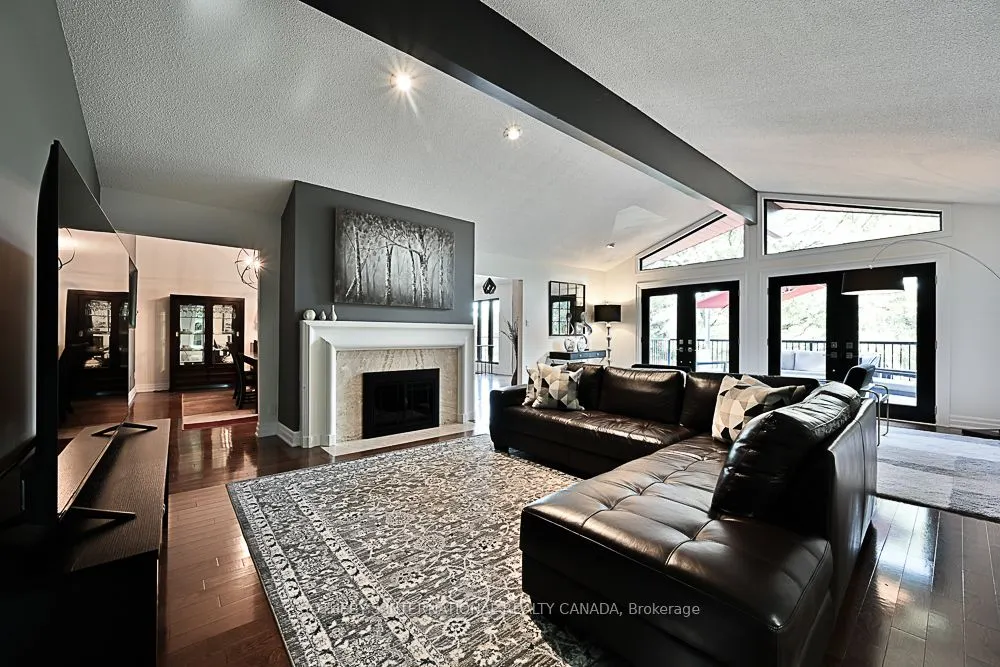 41 Meadowcliffe Drive