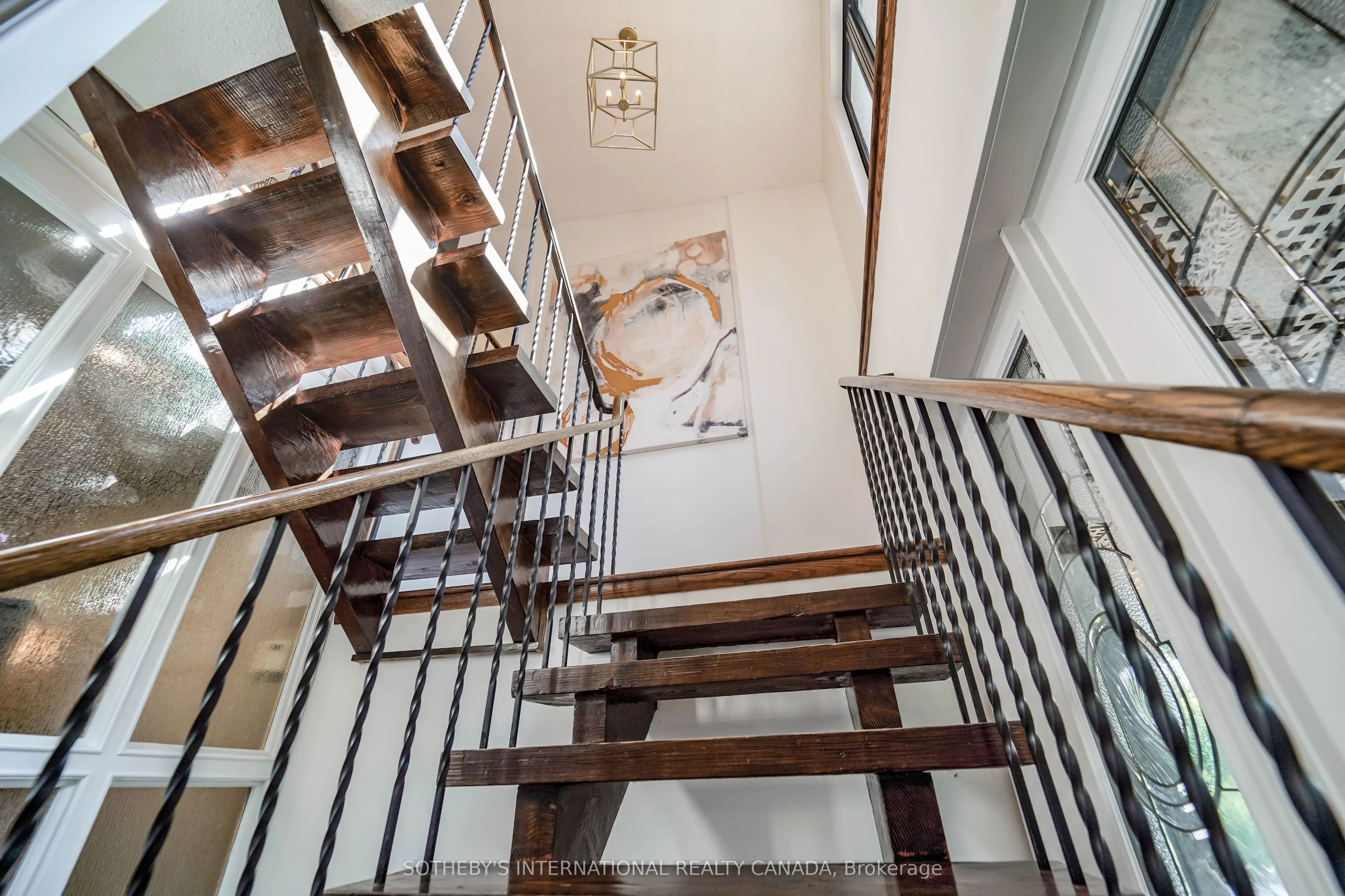41 Meadowcliffe Drive