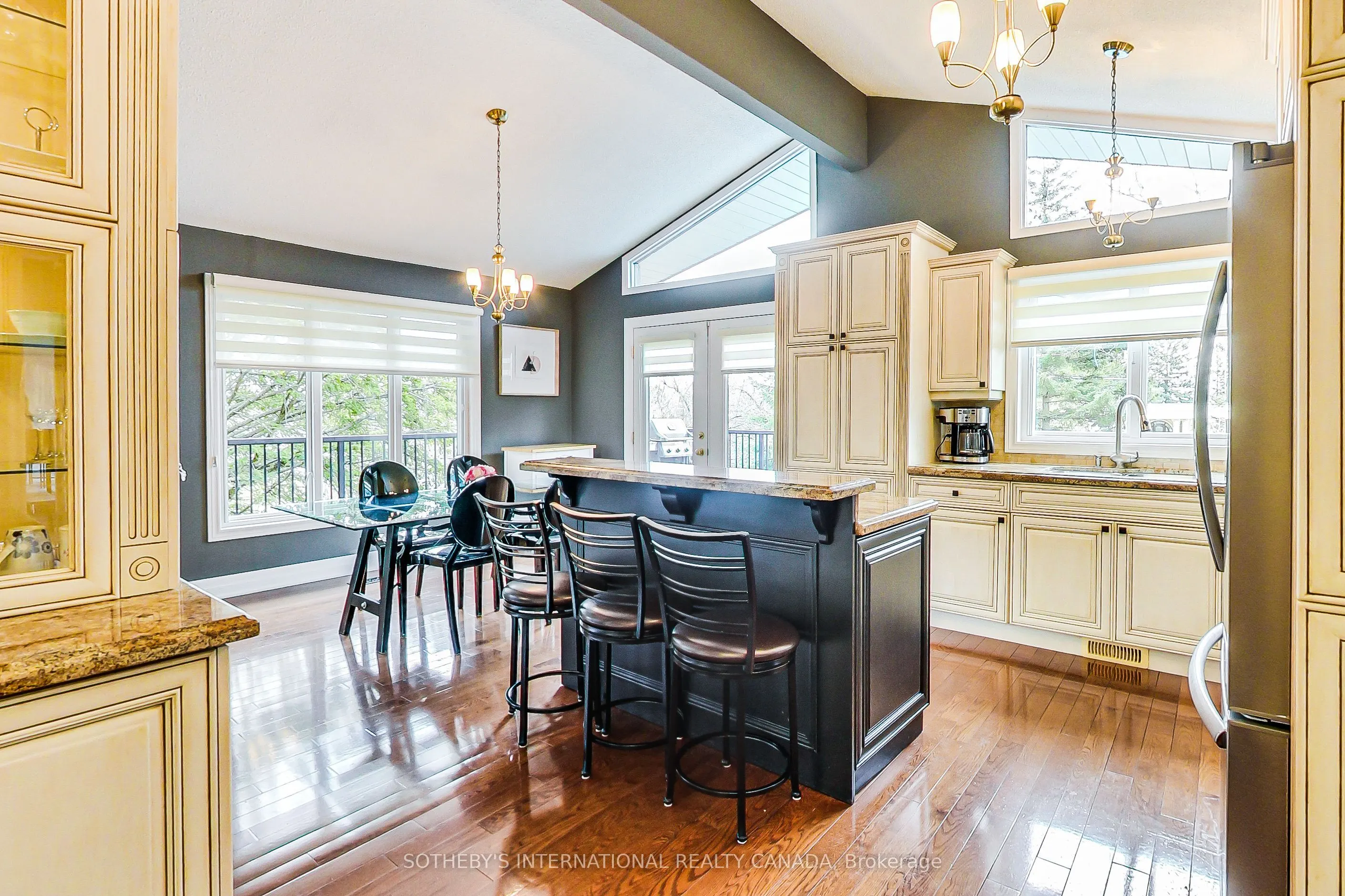 41 Meadowcliffe Drive