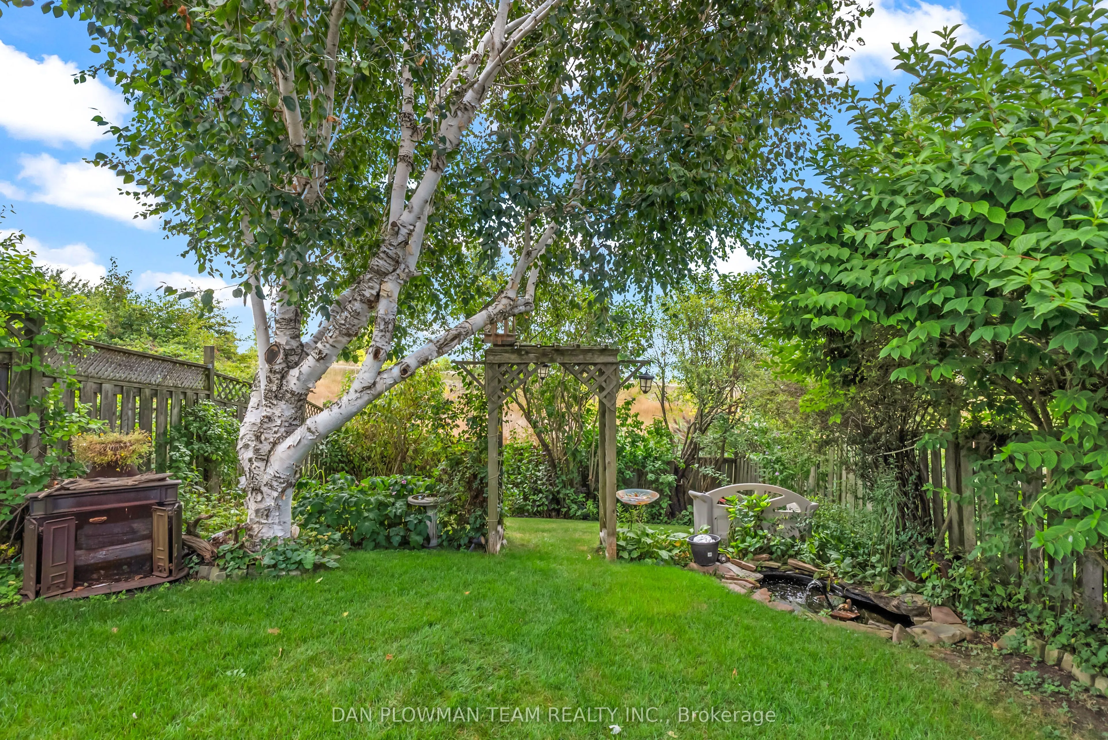 1509 Connery Crescent