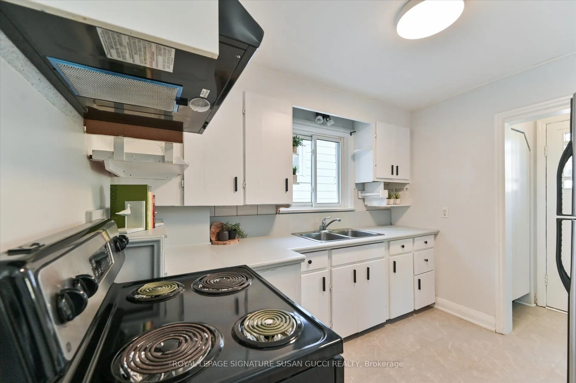 90 Meighen Avenue