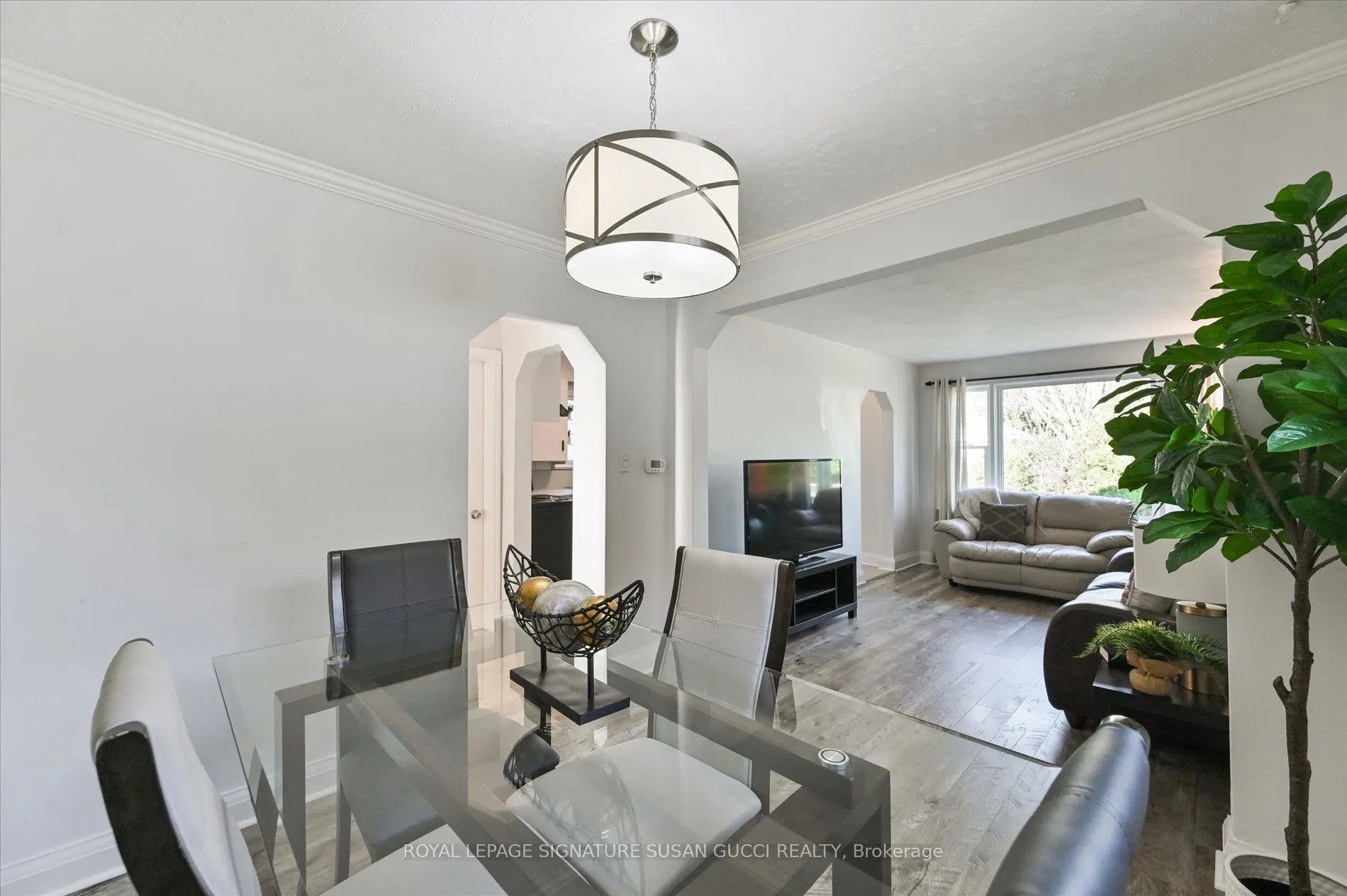 90 Meighen Avenue