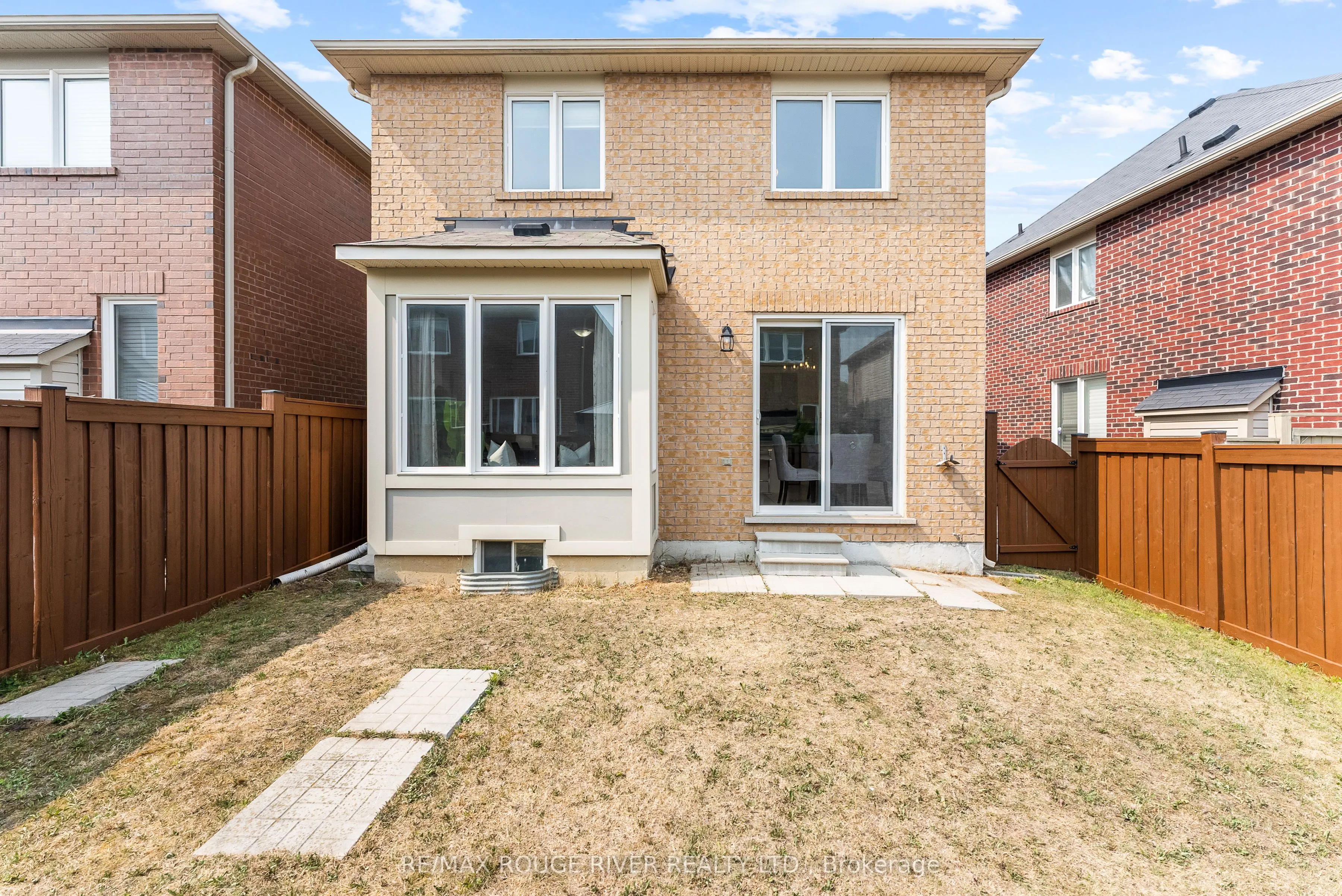 1862 Parkhurst Crescent