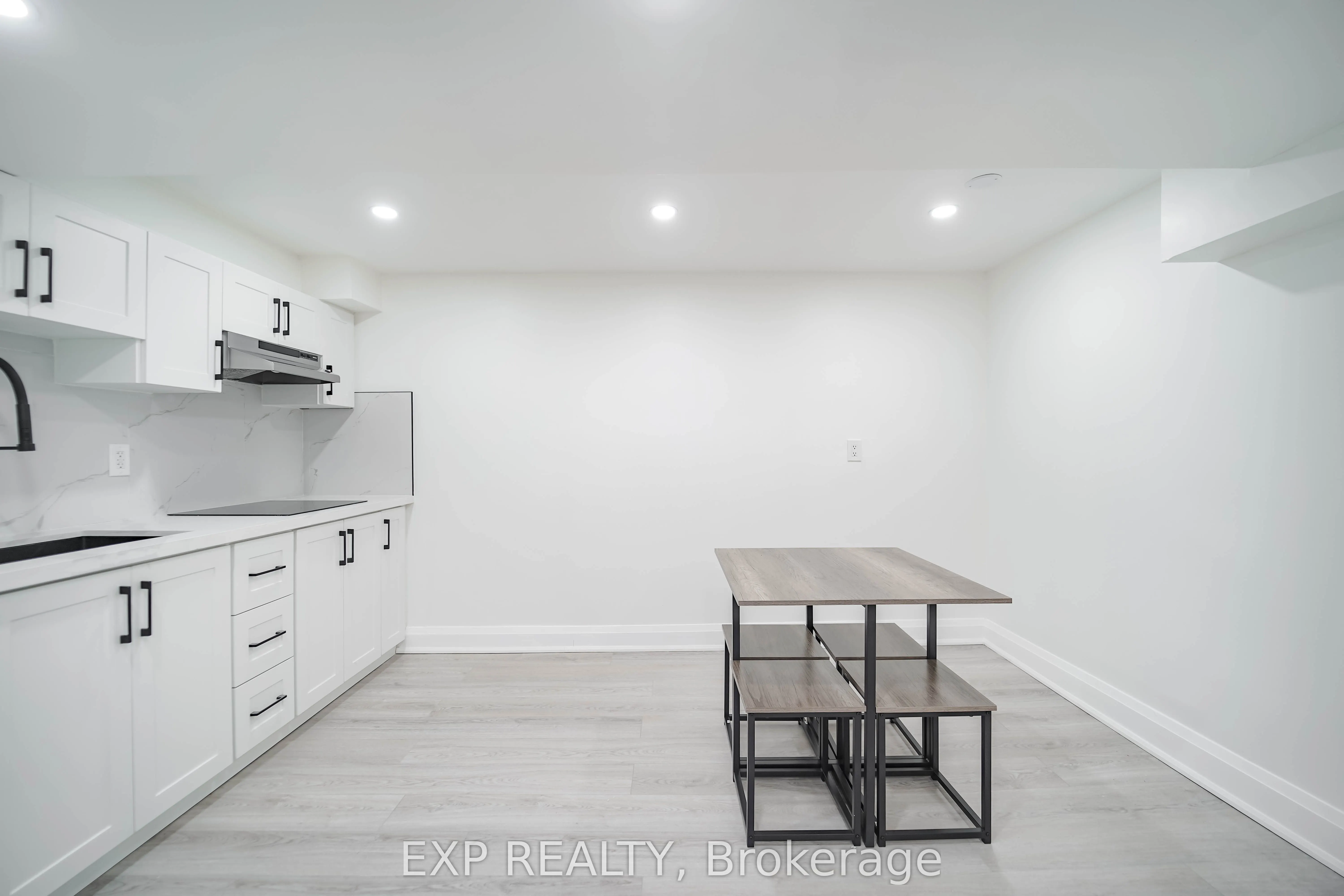 25 Nabob Crescent
