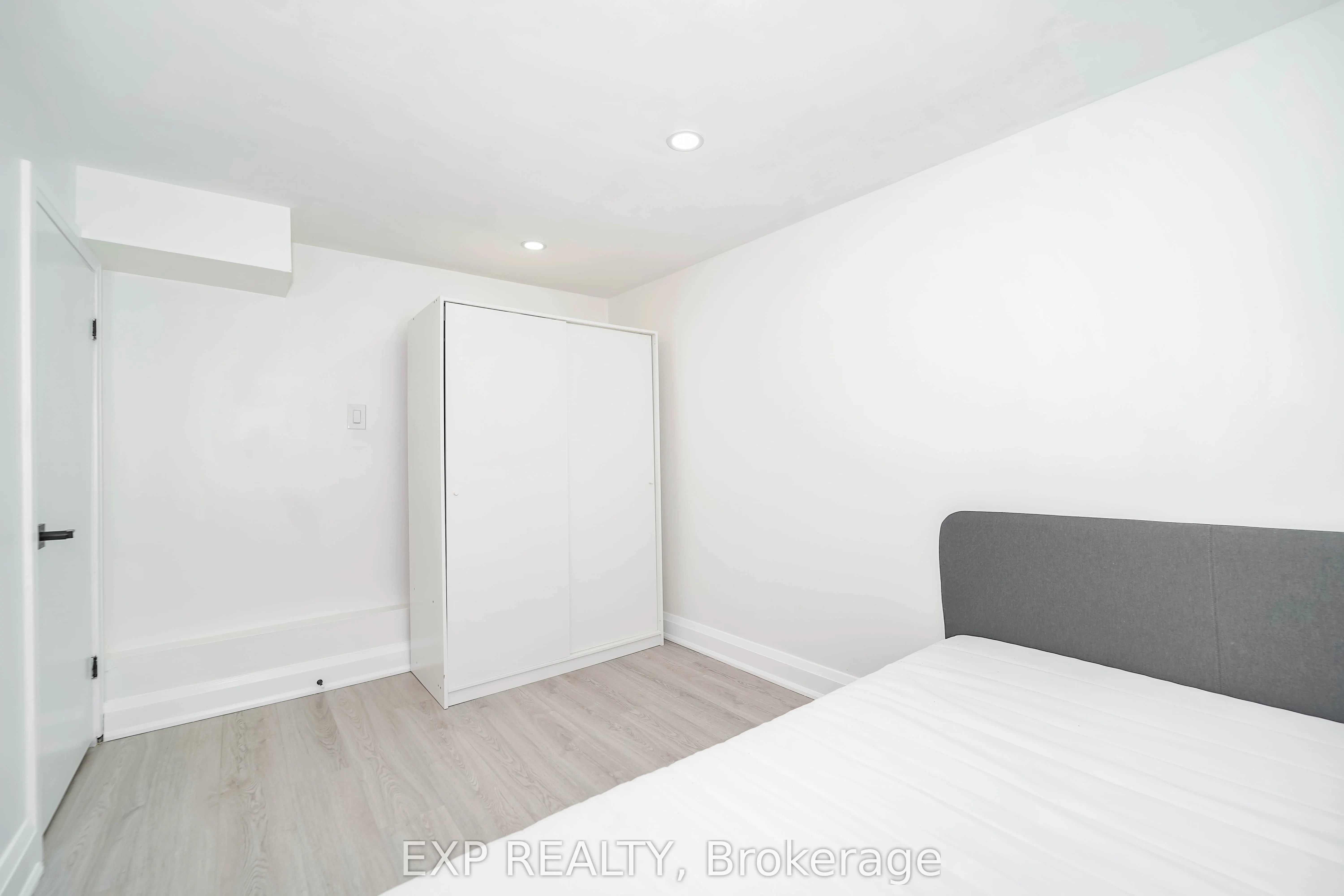 25 Nabob Crescent