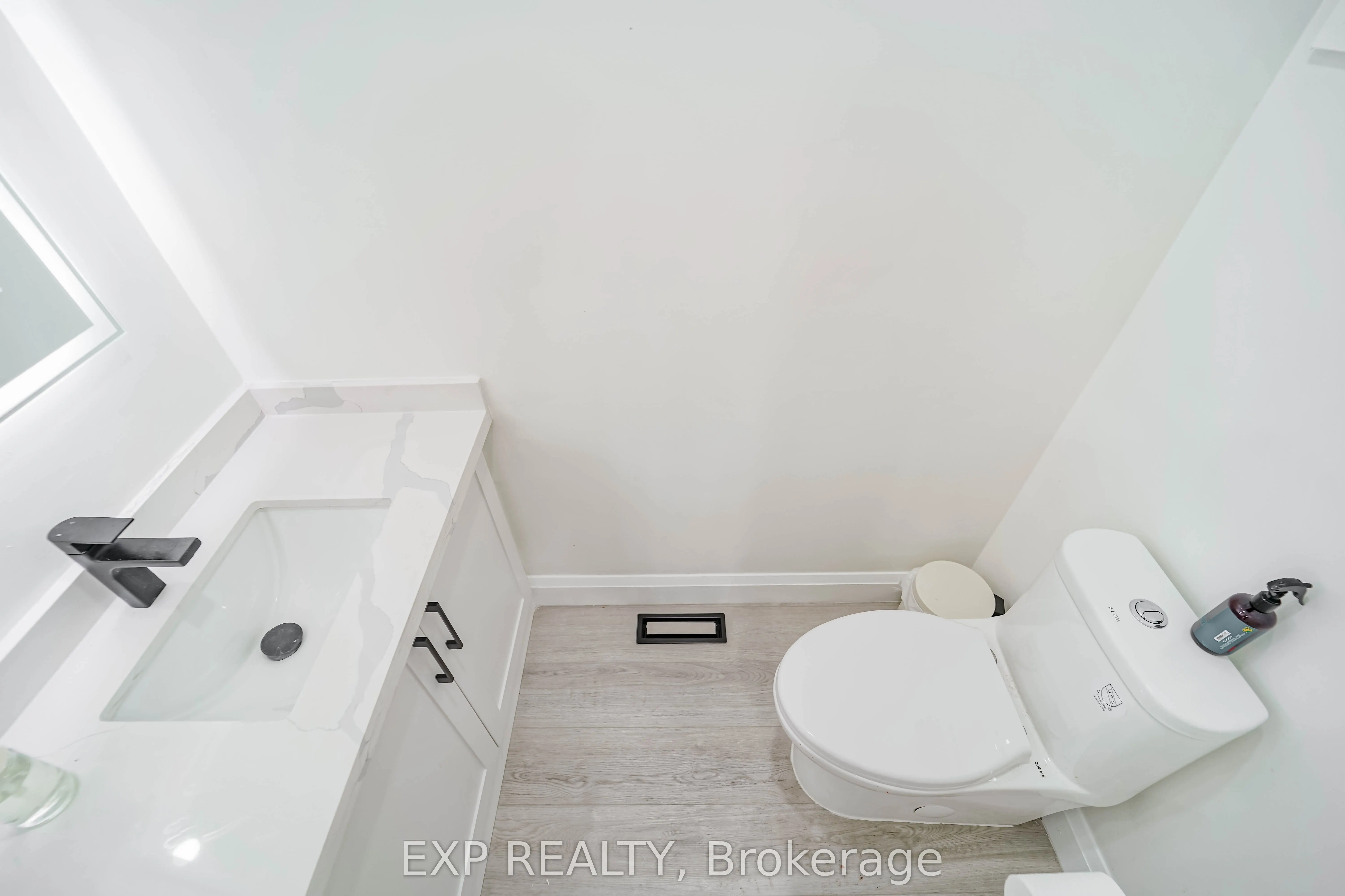 25 Nabob Crescent