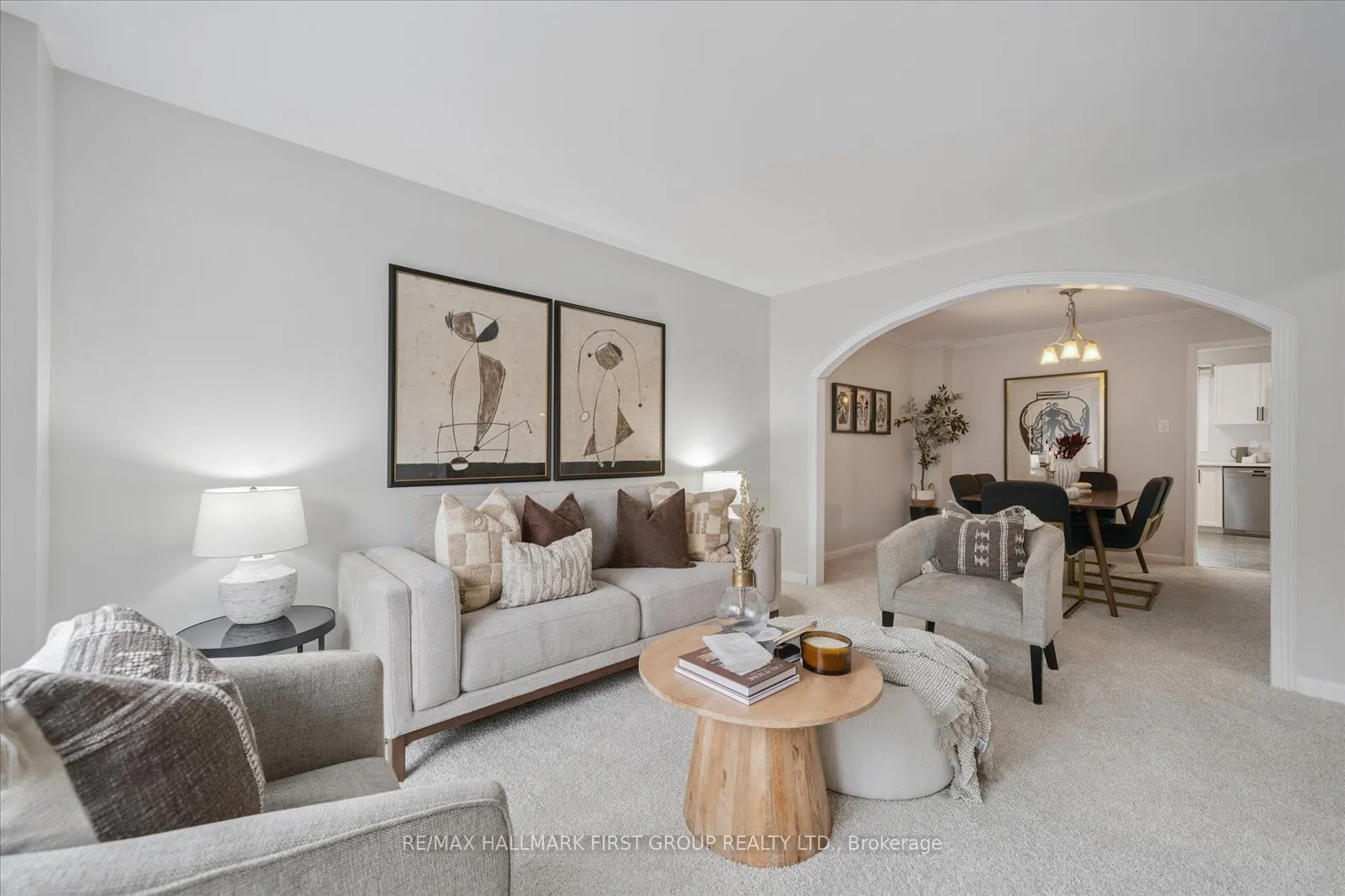 2362 Strathmore Crescent W