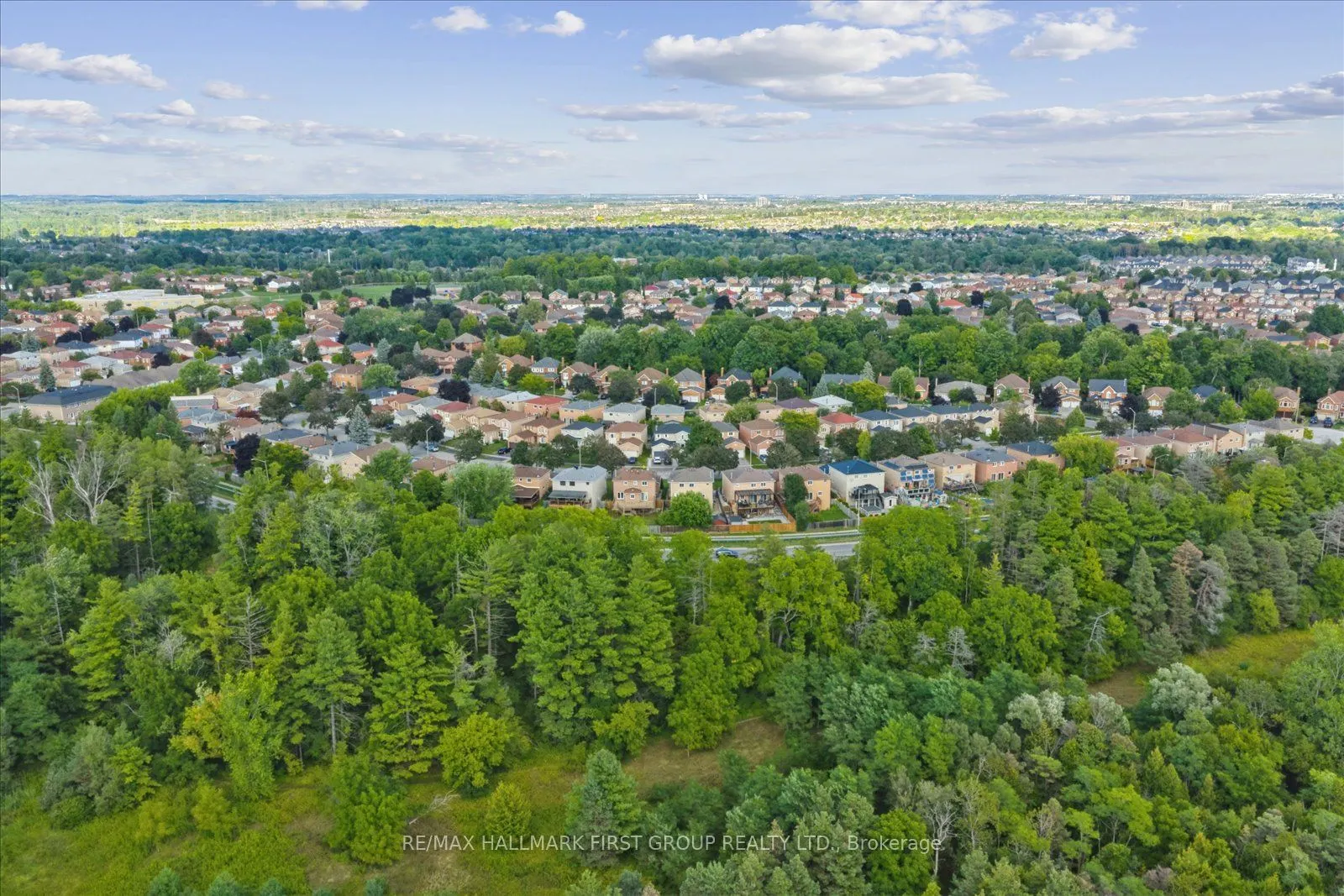 2362 Strathmore Crescent W