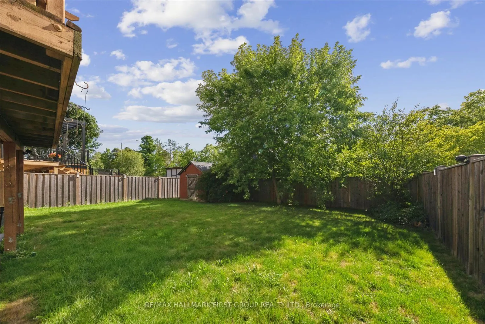 2362 Strathmore Crescent W