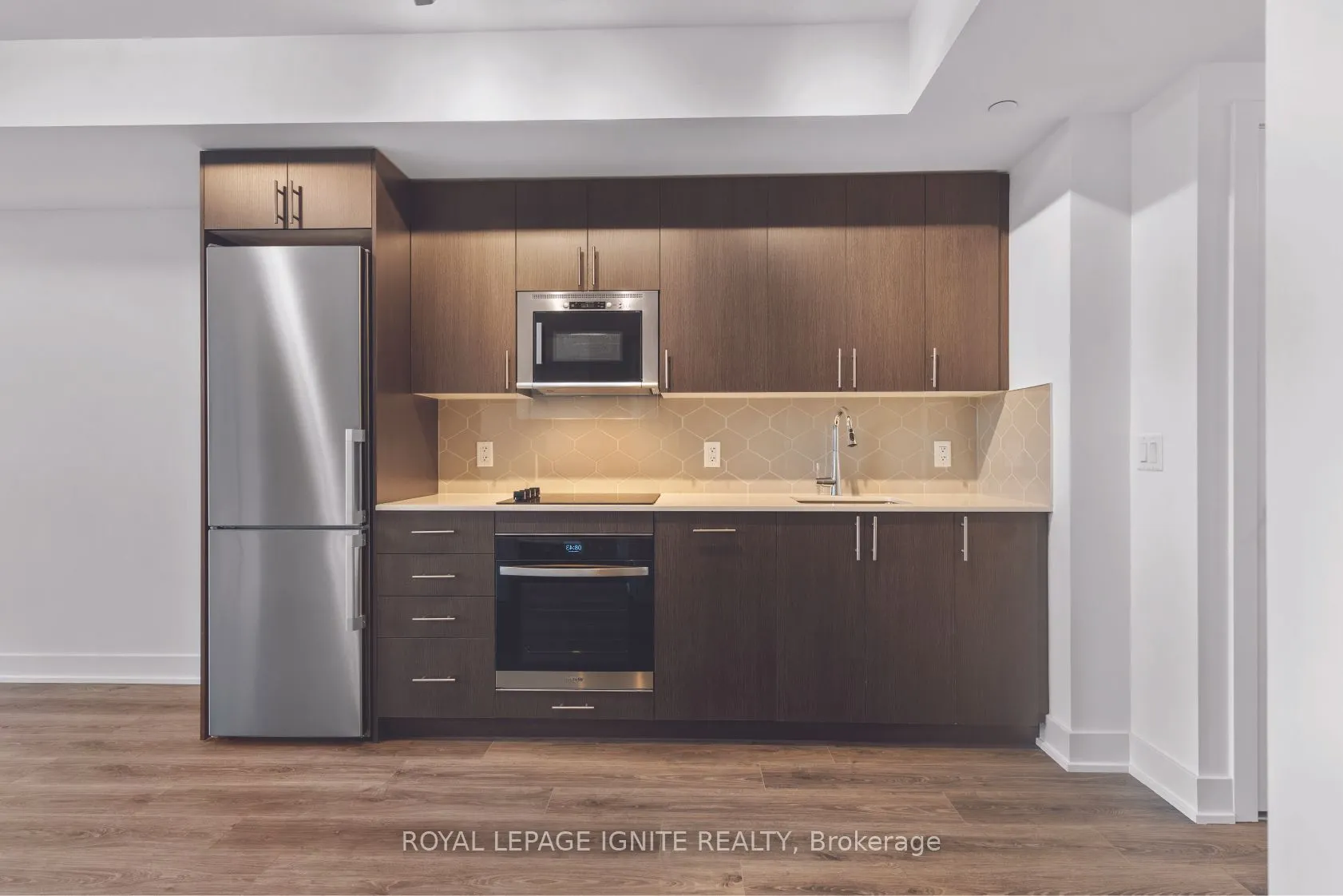 2545 Simcoe Street N, #2701
