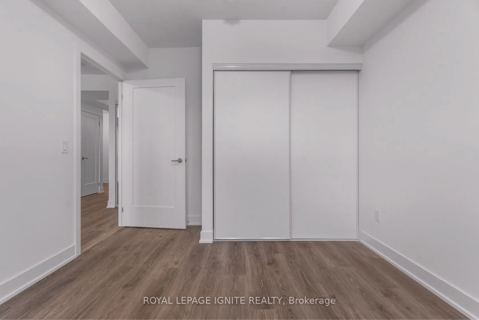 2545 Simcoe Street N, #2701