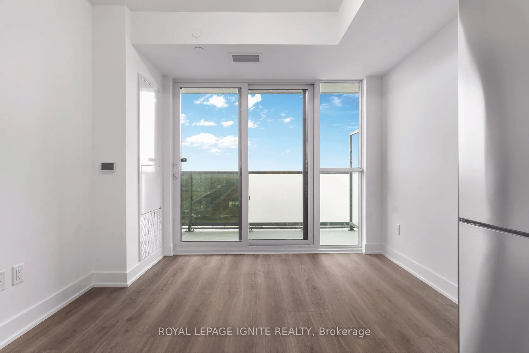 2545 Simcoe Street N, #2701