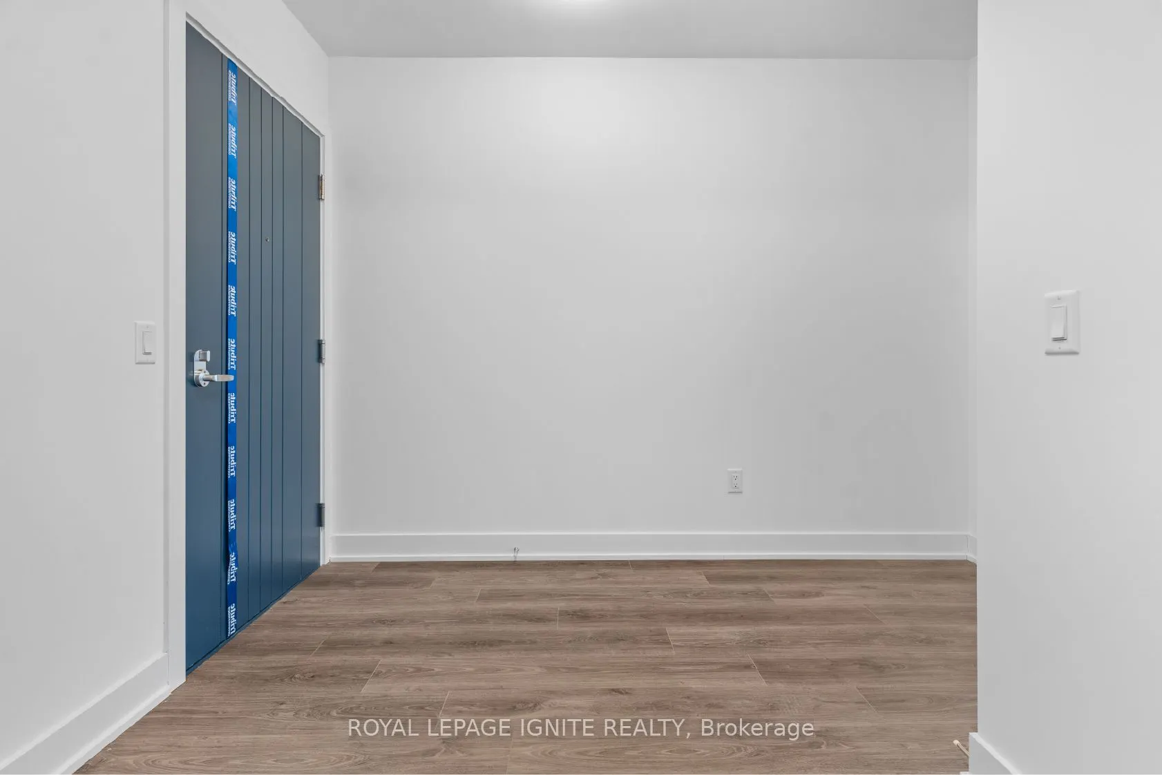 2545 Simcoe Street N, #2701